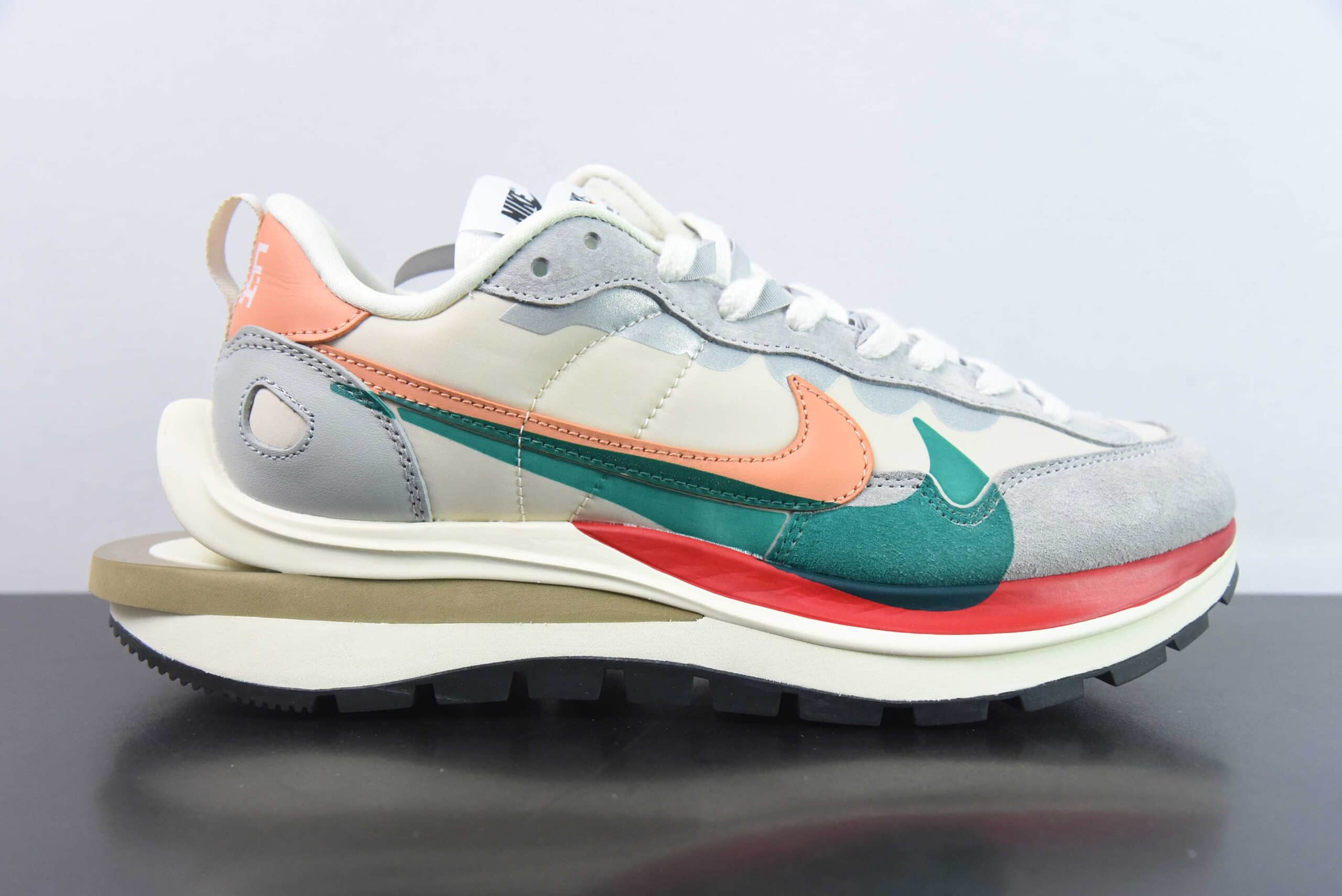 耐克Nike Sacai x VaporWaffle sacai 华夫3.0米桔色低帮运动休闲走秀鞋纯原版本 货号：DD1875-102 