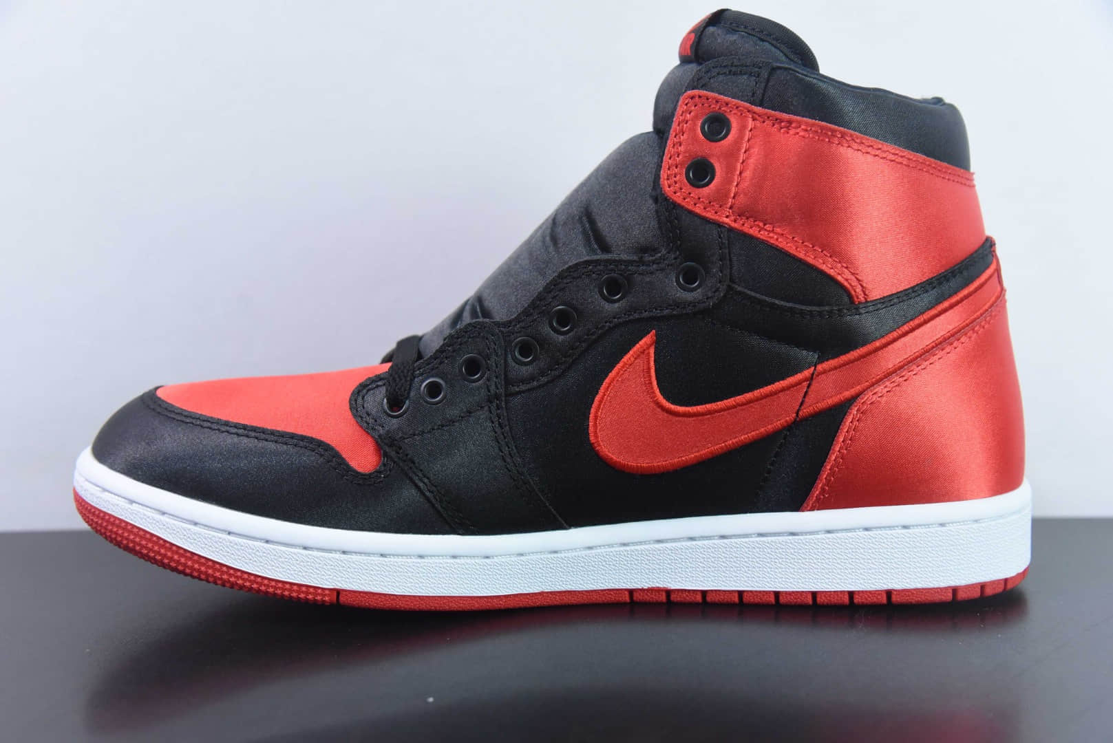 乔丹Air Jordan 1 High OG WMNS “Satin Bred”AJ1丝绸黑红禁穿高帮文化篮球鞋纯原版本 货号：FD4810-061 