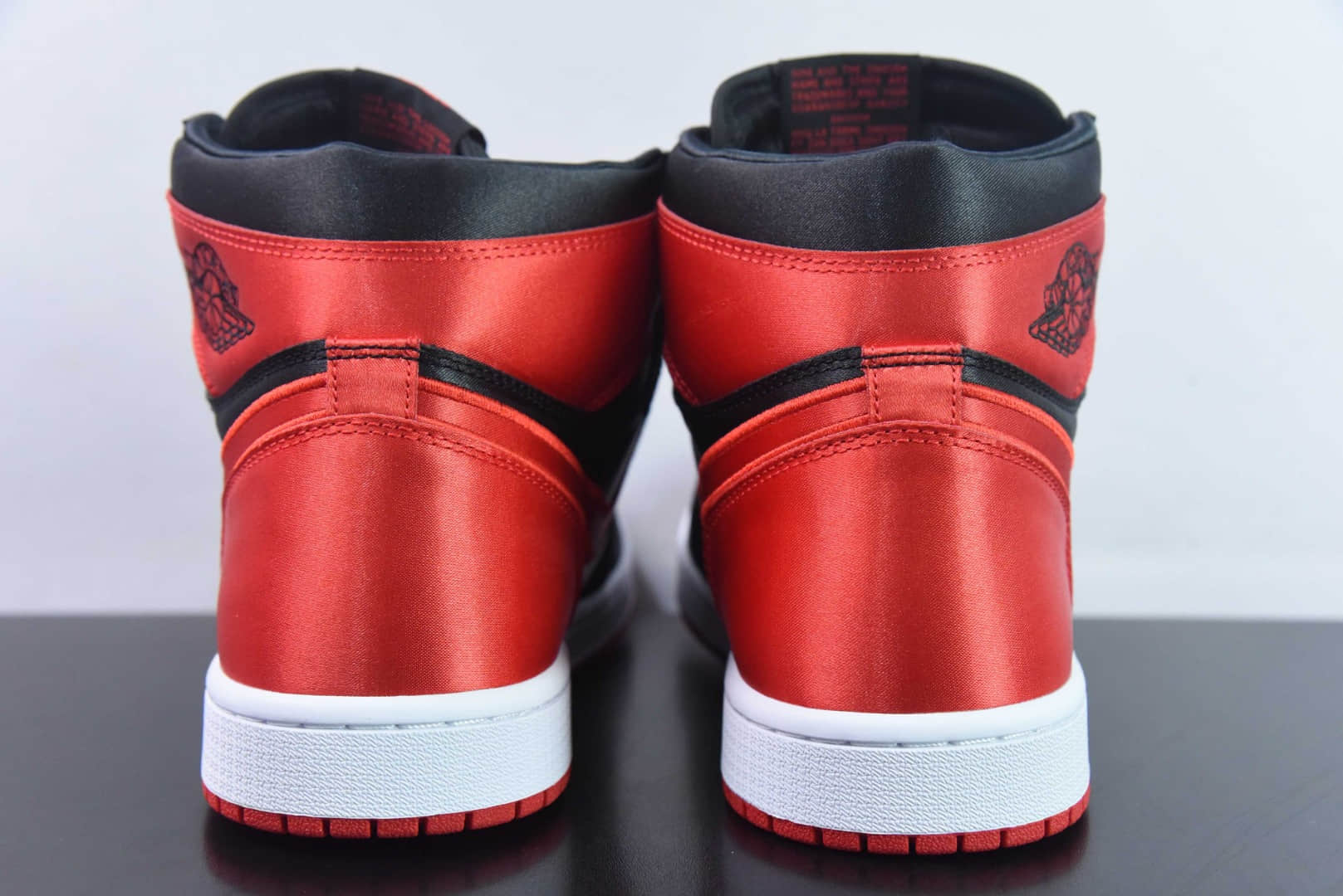 乔丹Air Jordan 1 High OG WMNS “Satin Bred”AJ1丝绸黑红禁穿高帮文化篮球鞋纯原版本 货号：FD4810-061 