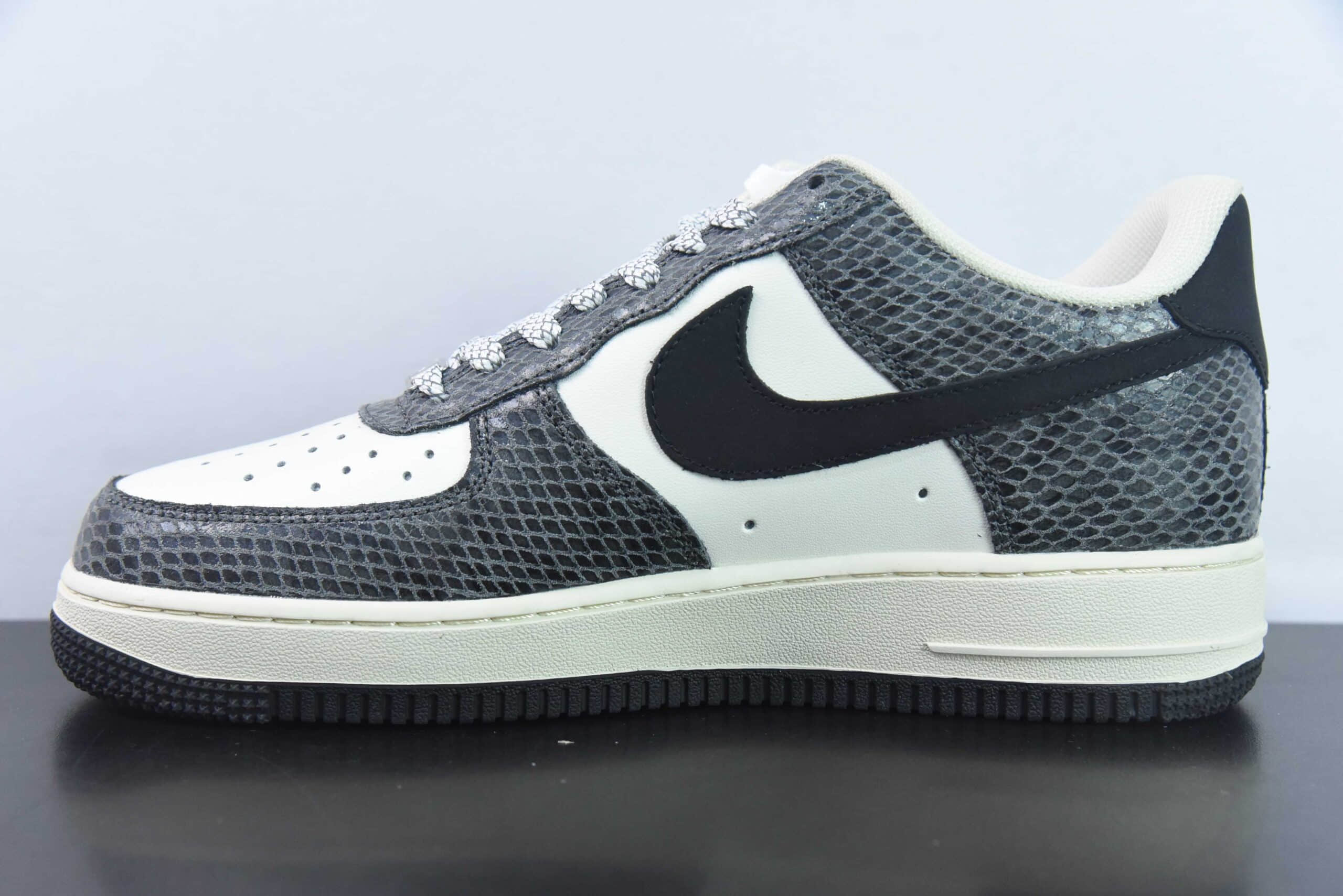 耐克NIke Air Force 1 '07 Low “UN联名黑纹蟒”空军一号低帮休闲板鞋纯原版本 货号：BS9055-829