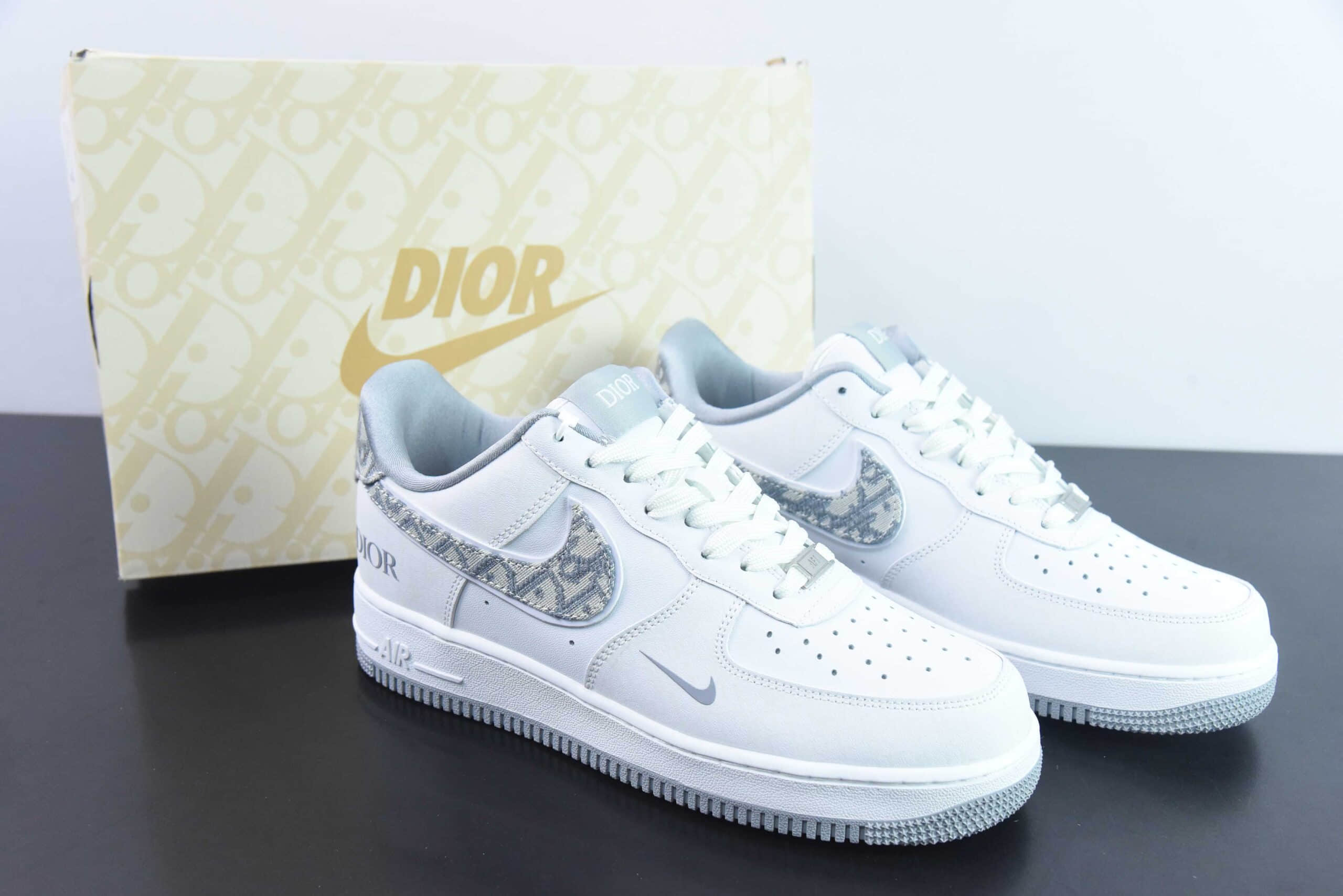 耐克Nike Air Force 1 '07 Low 迪奥联名白灰空军一号低帮休闲板鞋纯原版本 货号：DR6239-836