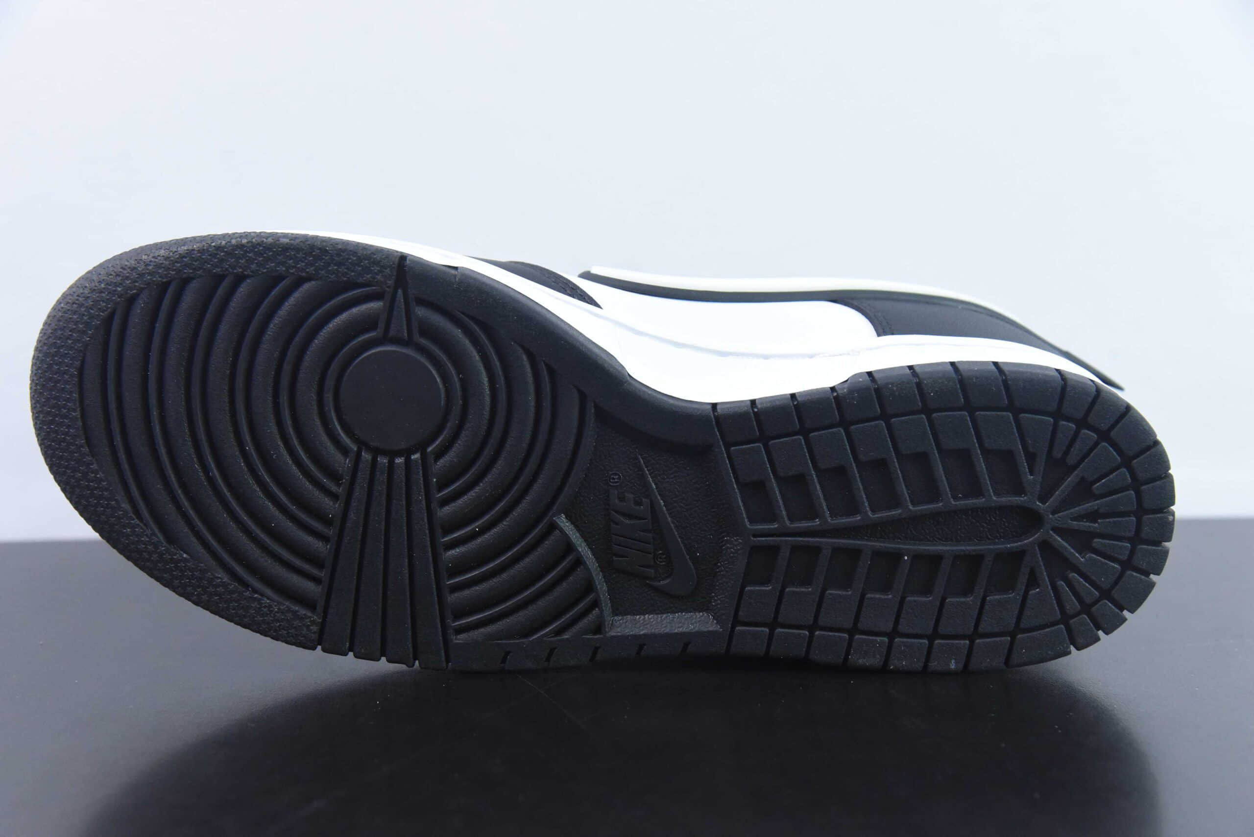 耐克Nike SB dunk LOW 飞翼熊猫SB低帮休闲滑板鞋纯原版本 货号：JD1828-310