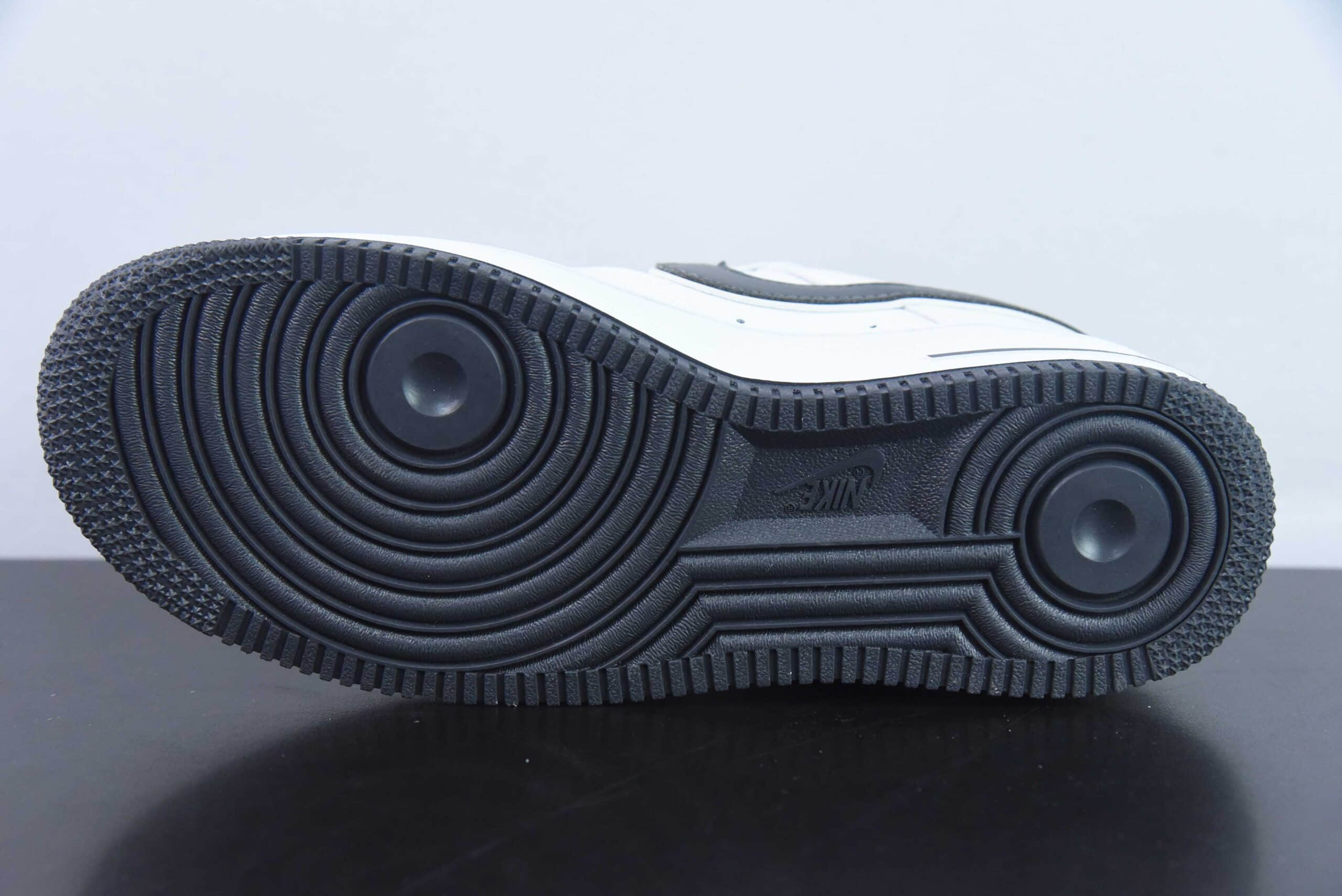 耐克Nike Air Force 1 Low swoosh 灰白小勾空军一号低帮运动休闲板鞋纯原版本 货号：CV5696-969 