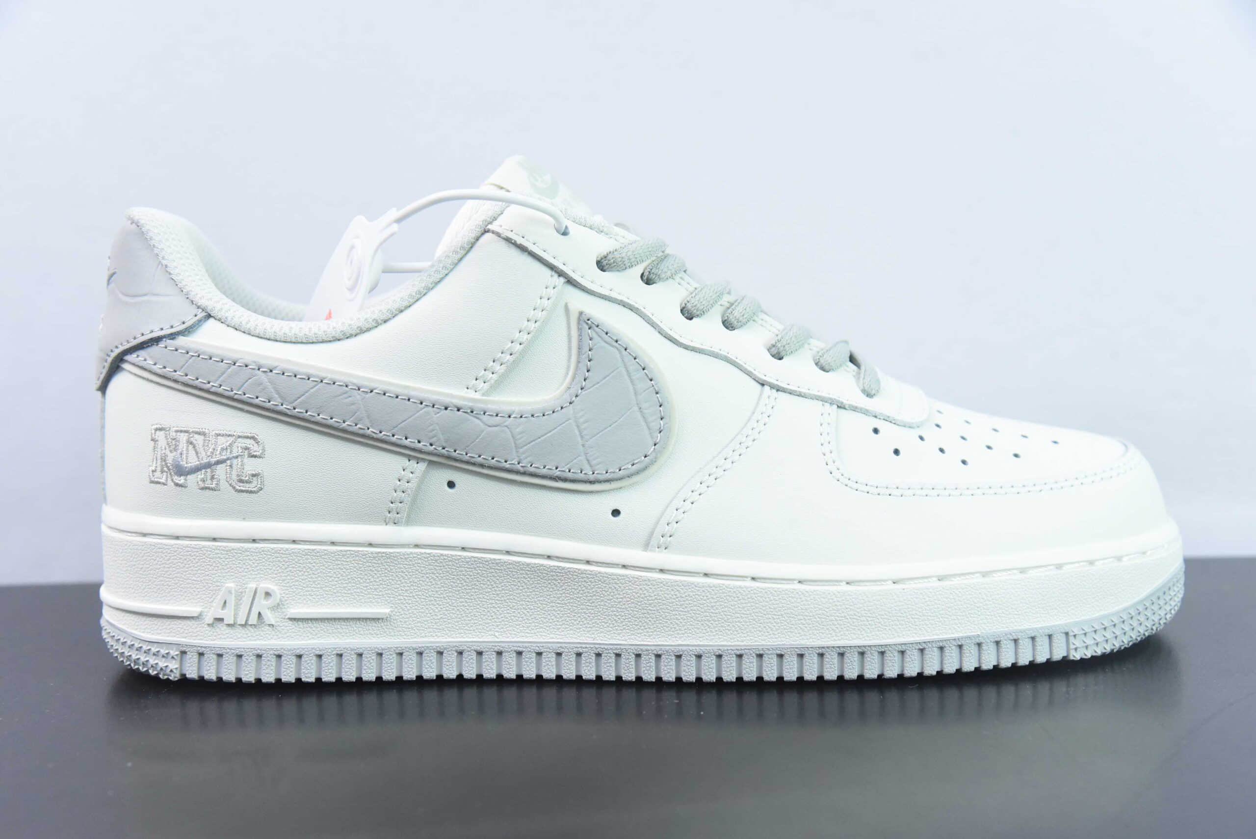 耐克Nike Air Force 1'07 Low 米白灰鳄鱼皮纽约限定空军一号低帮休闲板鞋纯原版本 货号：KL4596-362