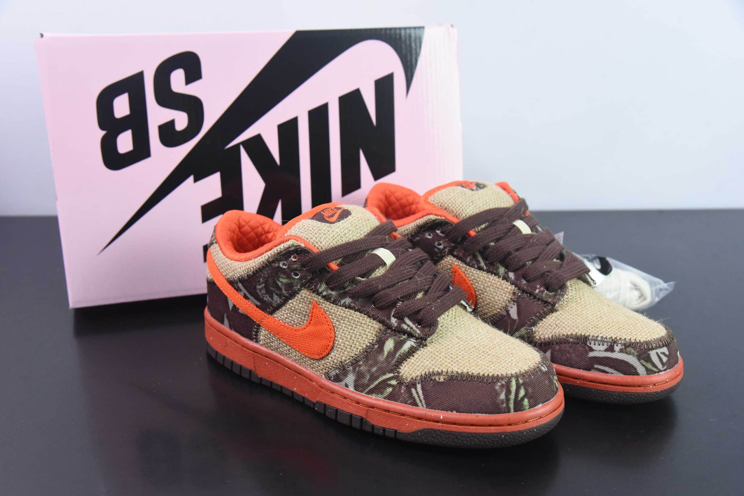 耐克Nike Dunk SB Low Reese Forbes密林狩猎人缝线橙SB低帮休闲滑板鞋纯原版本 货号：304292-281