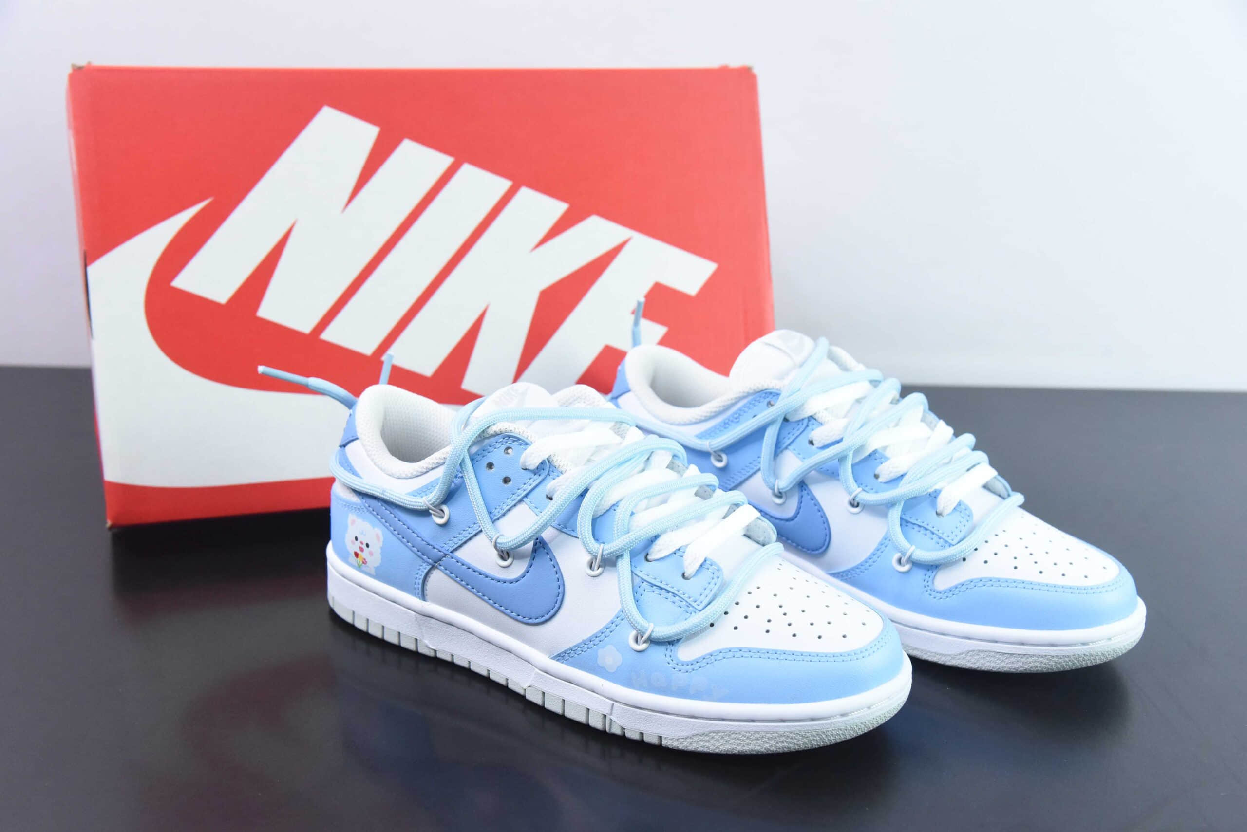 耐克Nike SB Dunk Low LotWhiteBlueBear白蓝快乐小熊绑绳SB扣篮系列低帮休闲运动滑板板鞋纯原版本 货号：DH9765-102