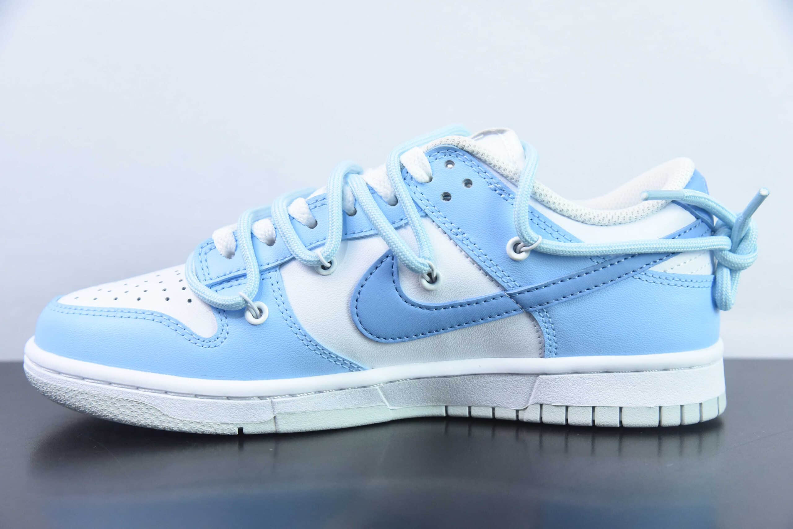 耐克Nike SB Dunk Low LotWhiteBlueBear白蓝快乐小熊绑绳SB扣篮系列低帮休闲运动滑板板鞋纯原版本 货号：DH9765-102