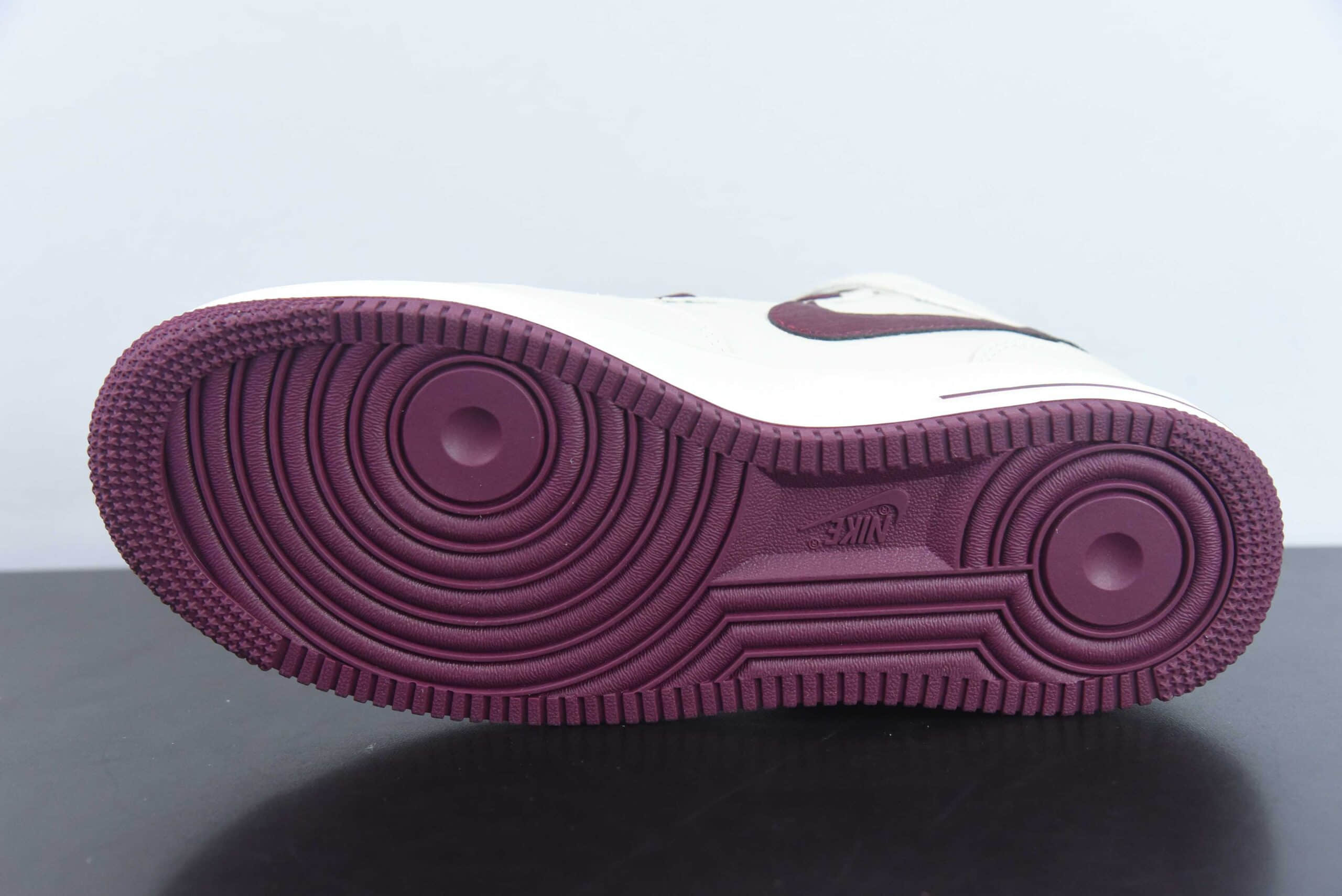耐克Nike Air Force 1'07 Mid米酒红空军一号中邦休闲板鞋纯原版本 货号： PA0920-008