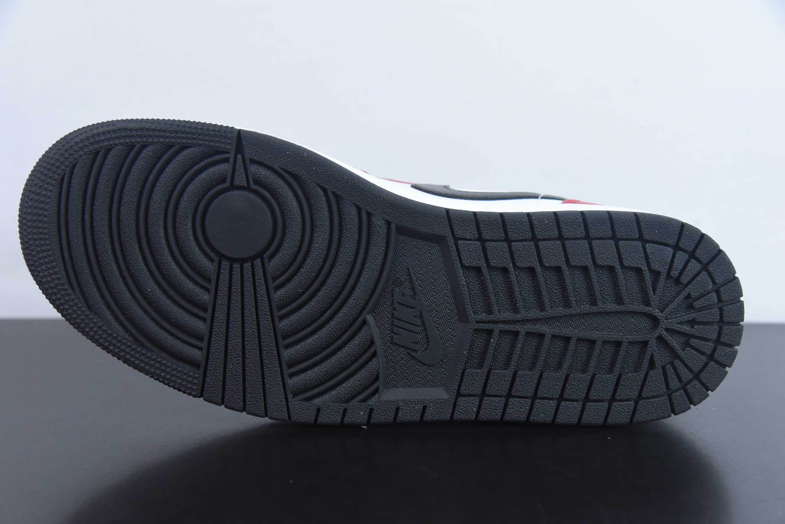 乔丹Air Jordan AJ1 Mid AJ1芝加哥中帮文化篮球鞋纯原版本 货号：554724-069 