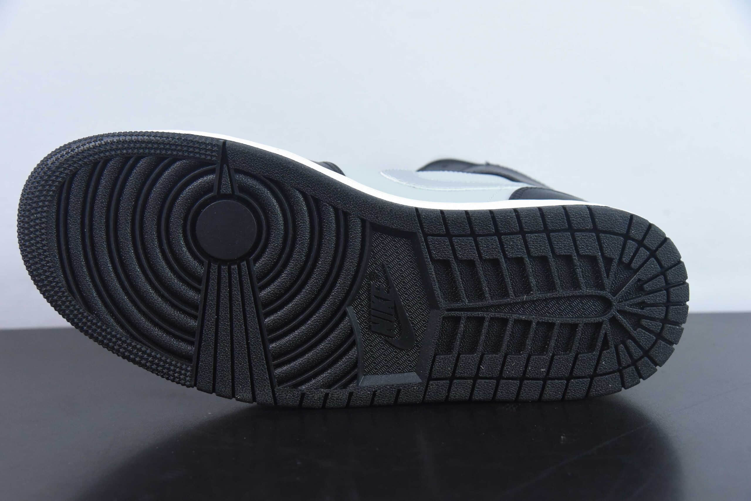 乔丹Air Jordan 1 Mid SE Black Chrome AJ1烟熏熊猫中帮篮球鞋纯原版本 货号：FB9892-002