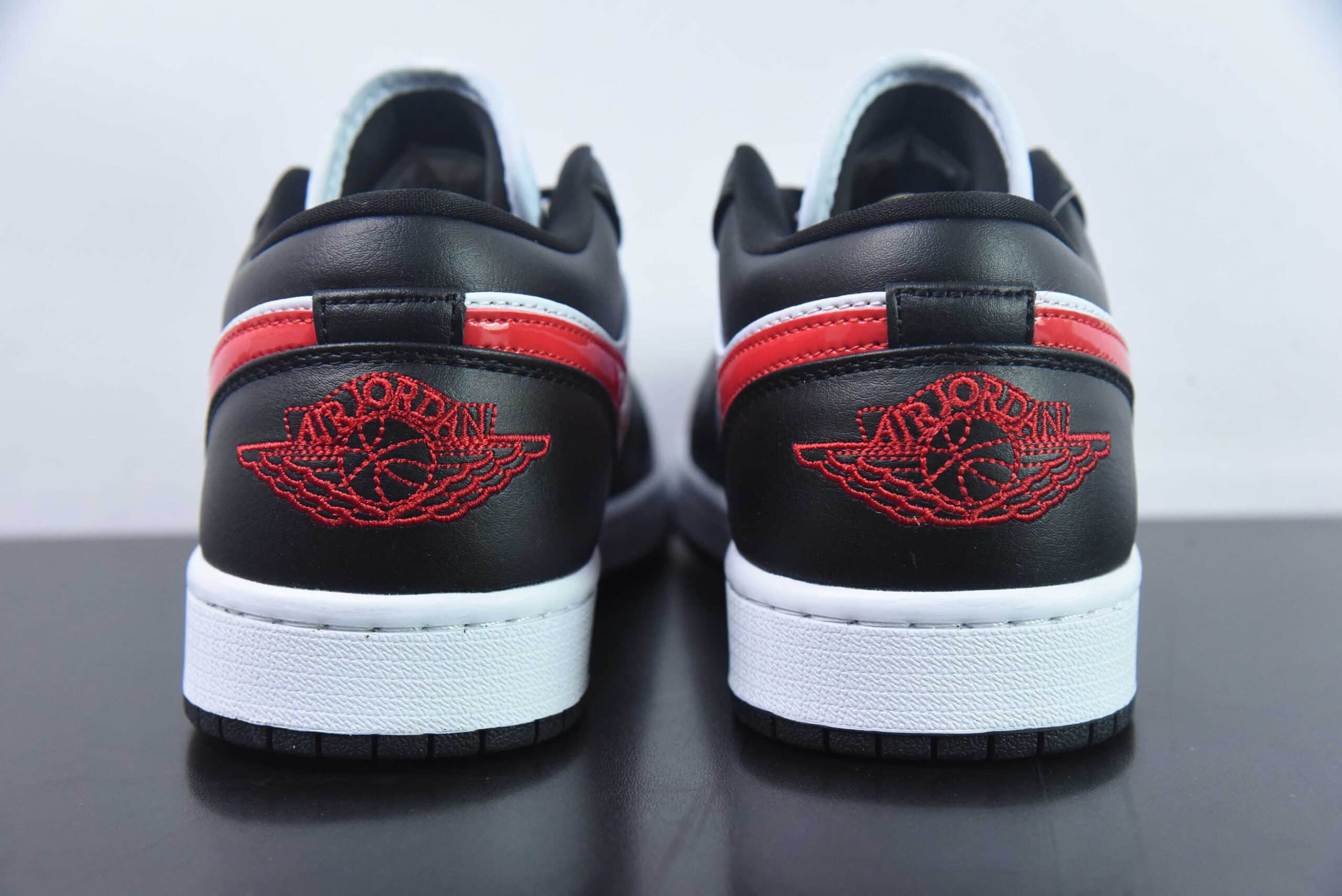 乔丹Air Jordan 1 Low AJ1 黑红低帮复古运动篮球鞋纯原版本 货号：DC0774-062