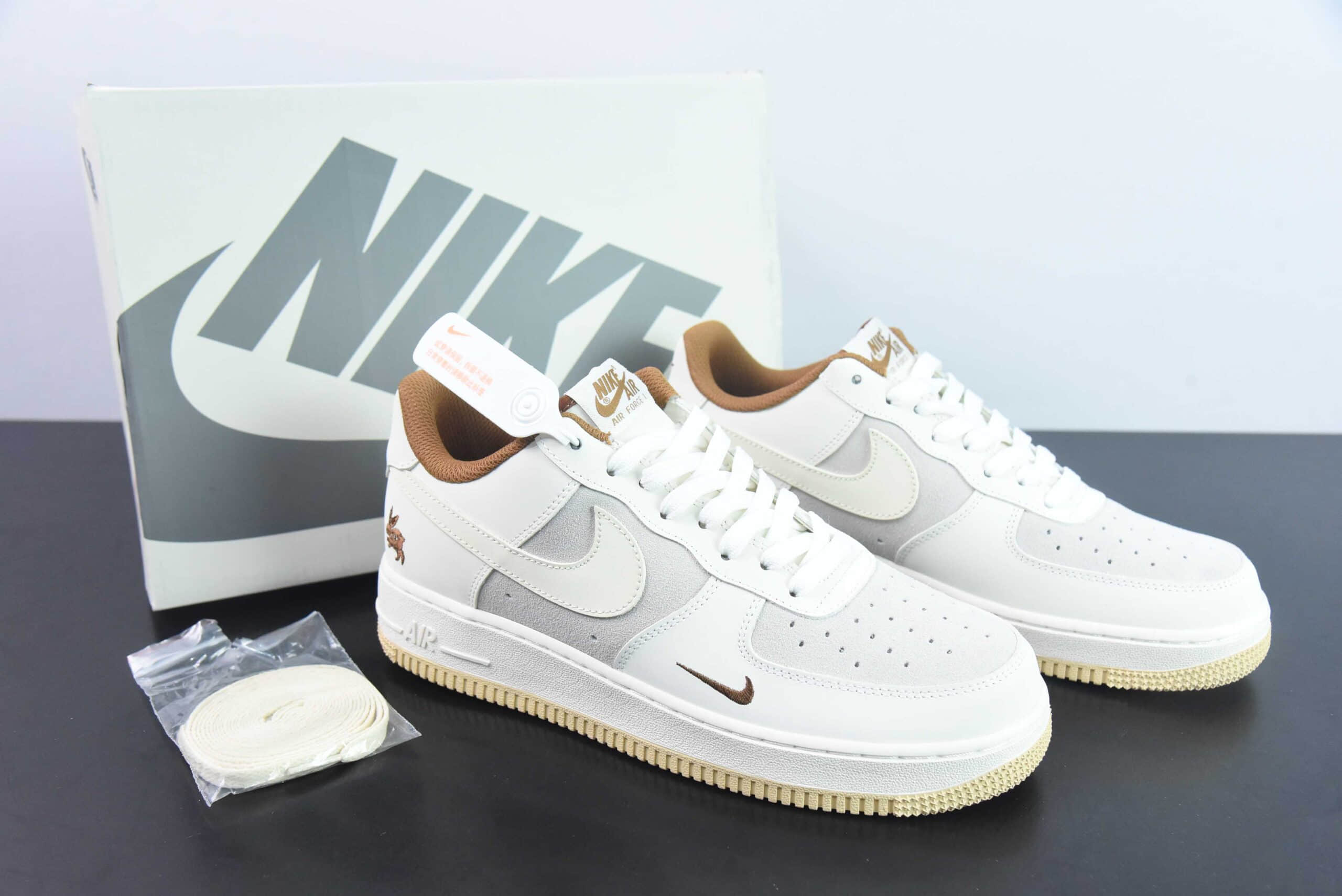 耐克Nike Air Force 1 AF1米白灰白兔年刺绣空军一号低帮休闲板鞋纯原版本 货号：AE3398-668 