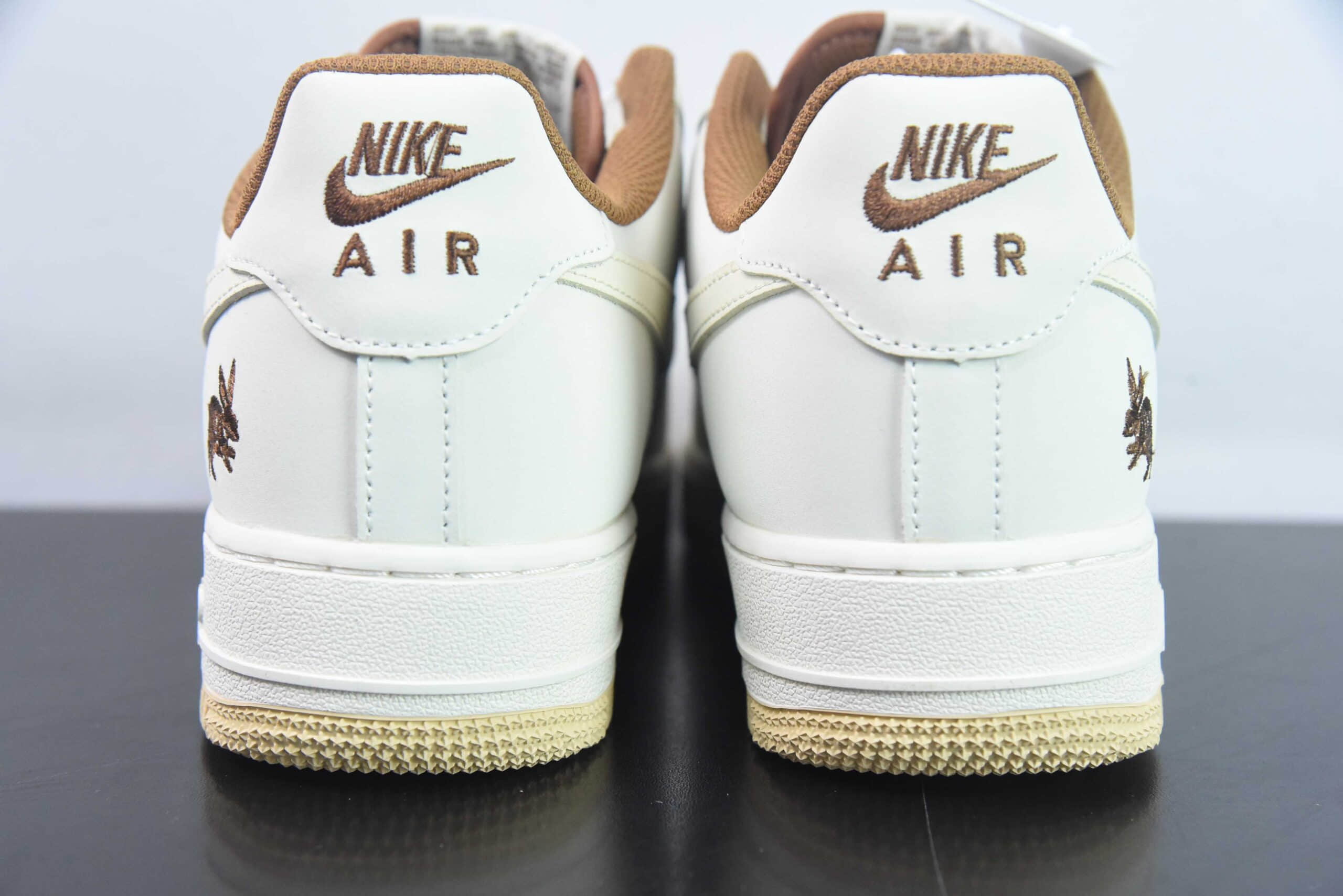 耐克Nike Air Force 1 AF1米白灰白兔年刺绣空军一号低帮休闲板鞋纯原版本 货号：AE3398-668 