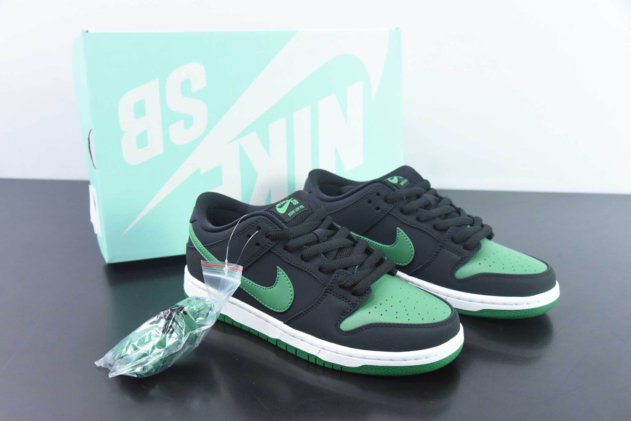 耐克Nike SB Dunk Low 黑绿SB扣篮系列低帮休闲运动滑板板鞋纯原版本 货号：BQ6817-005