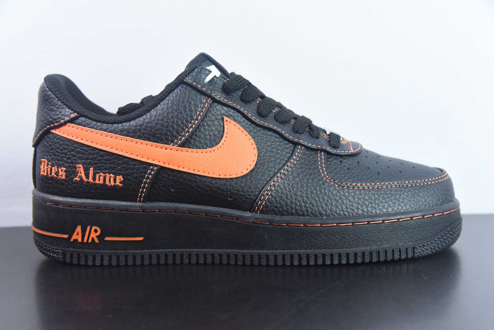耐克Nike Vlone x Nk Air Force 1'07 Low联名黑橙空军一号低帮休闲运动板鞋纯原版本 货号： AA5360-001