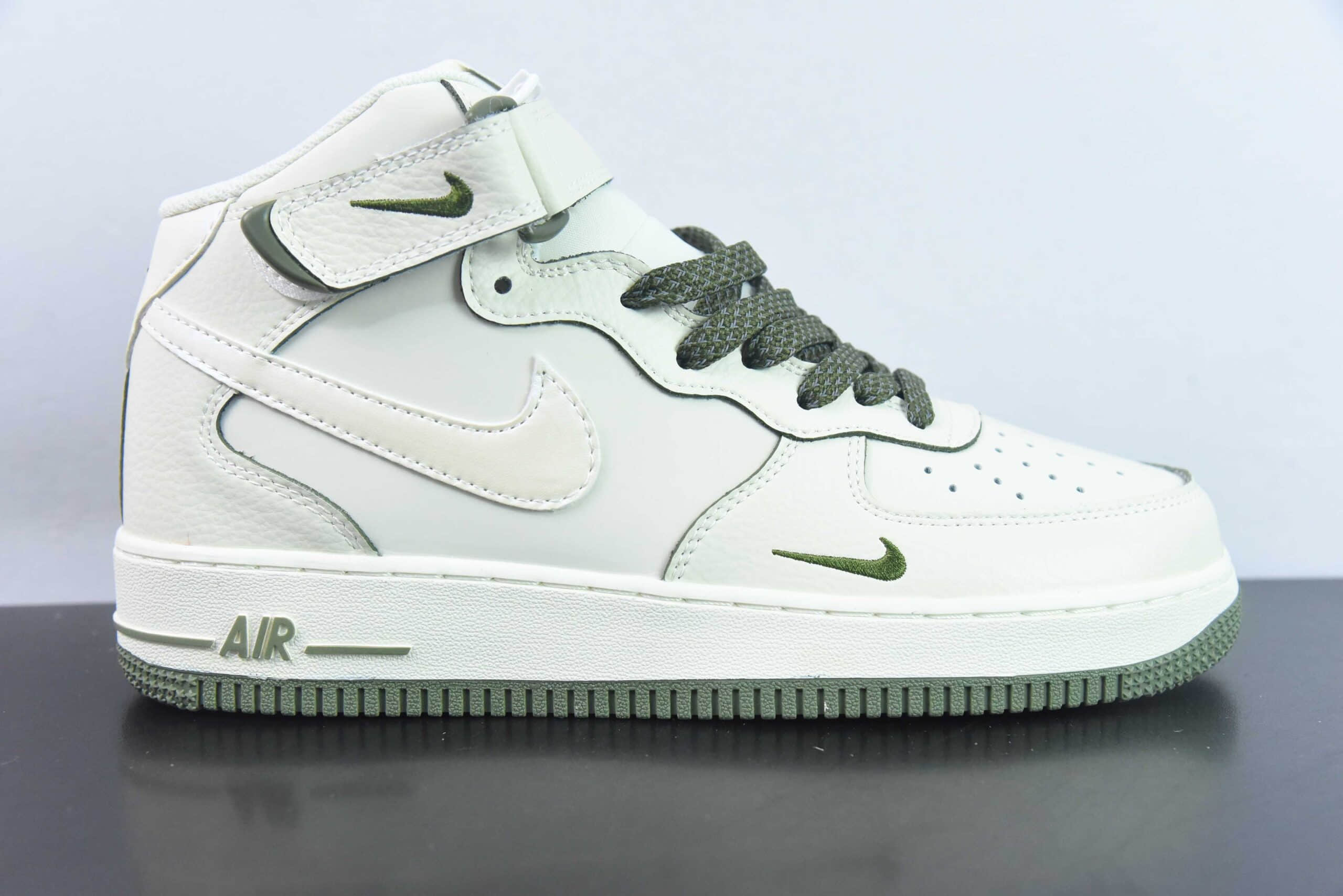 耐克Nike Air Force 1'07 Mid 绿珠光小勾空军一号中帮休闲板鞋纯原版本 货号：SG2356-805