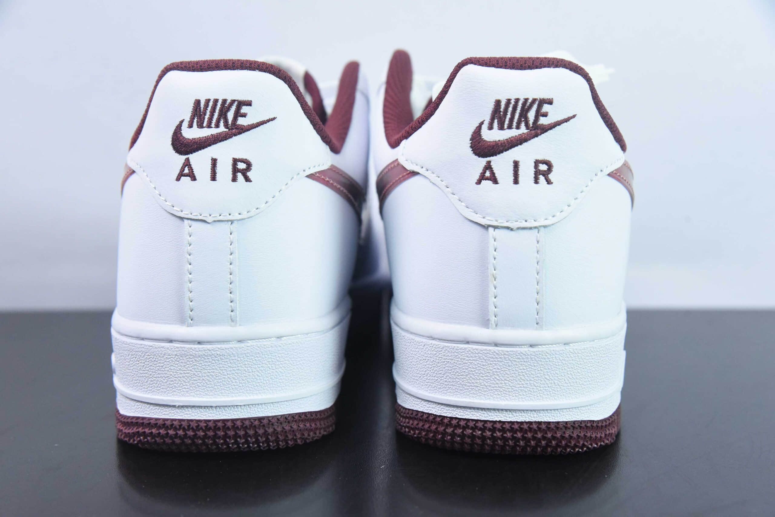 耐克NIke Air Force 1 '07 Low “镜面酒红”空军一号低帮休闲板鞋纯原版本 货号：PF9055-778