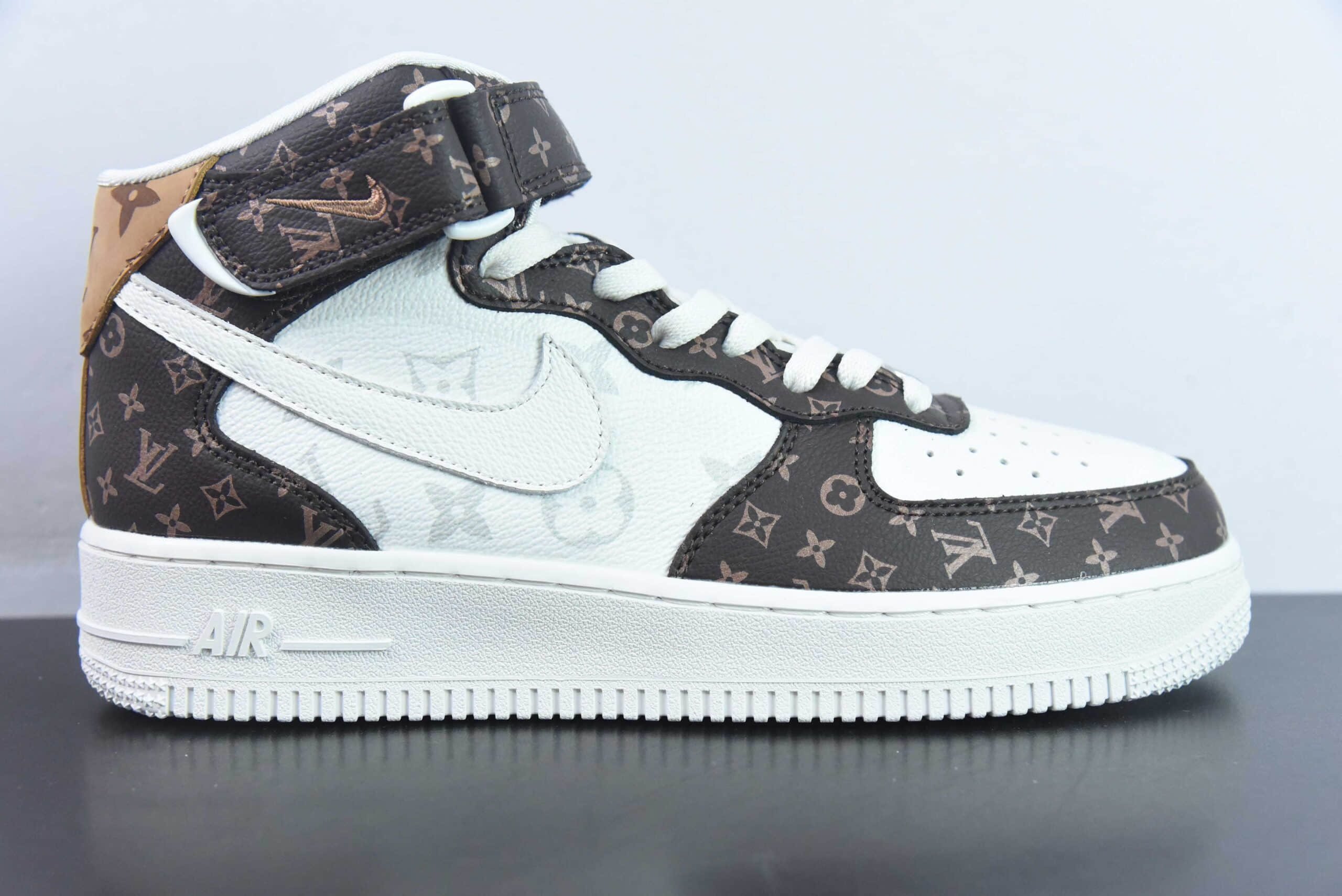 耐克Nike Air Force 1'07 Mid LV联名米白棕印花空军一号中帮休闲板鞋纯原版本 货号： DV0688-100