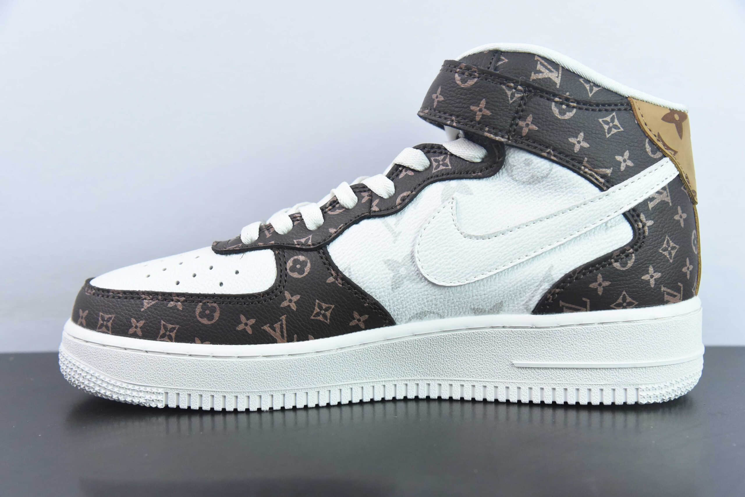 耐克Nike Air Force 1'07 Mid LV联名米白棕印花空军一号中帮休闲板鞋纯原版本 货号： DV0688-100