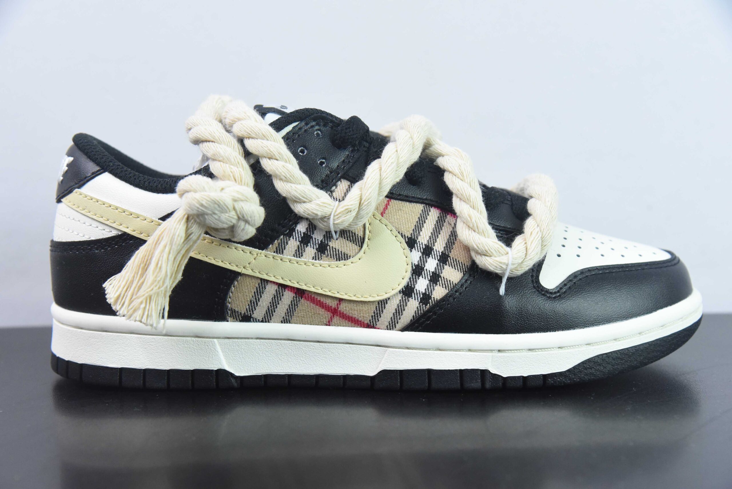 耐克Nike Dunk Low 苏格兰做旧熊猫米黄黑低帮休闲滑板鞋纯原版本 货号：CW1590-100