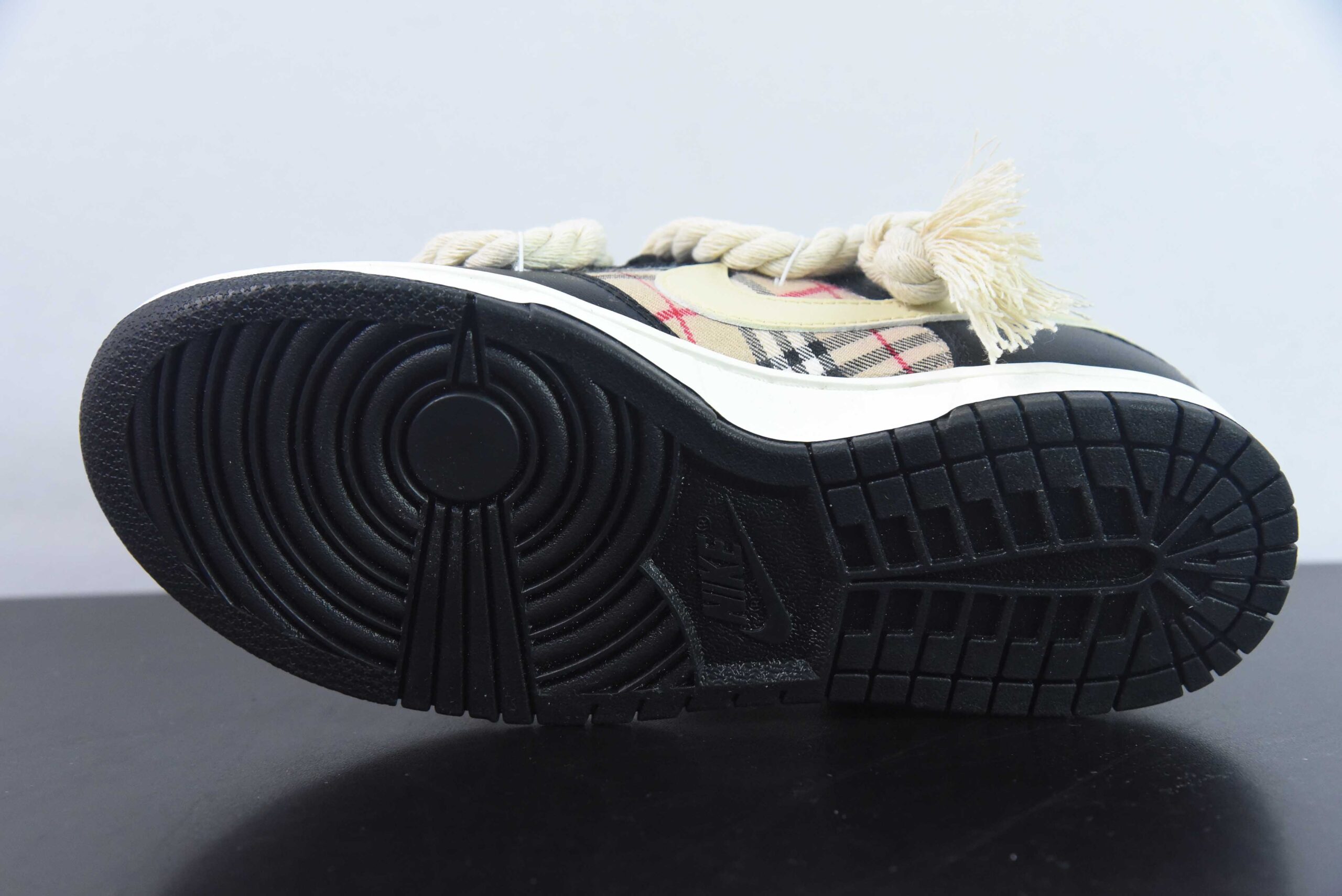 耐克Nike Dunk Low 苏格兰做旧熊猫米黄黑低帮休闲滑板鞋纯原版本 货号：CW1590-100