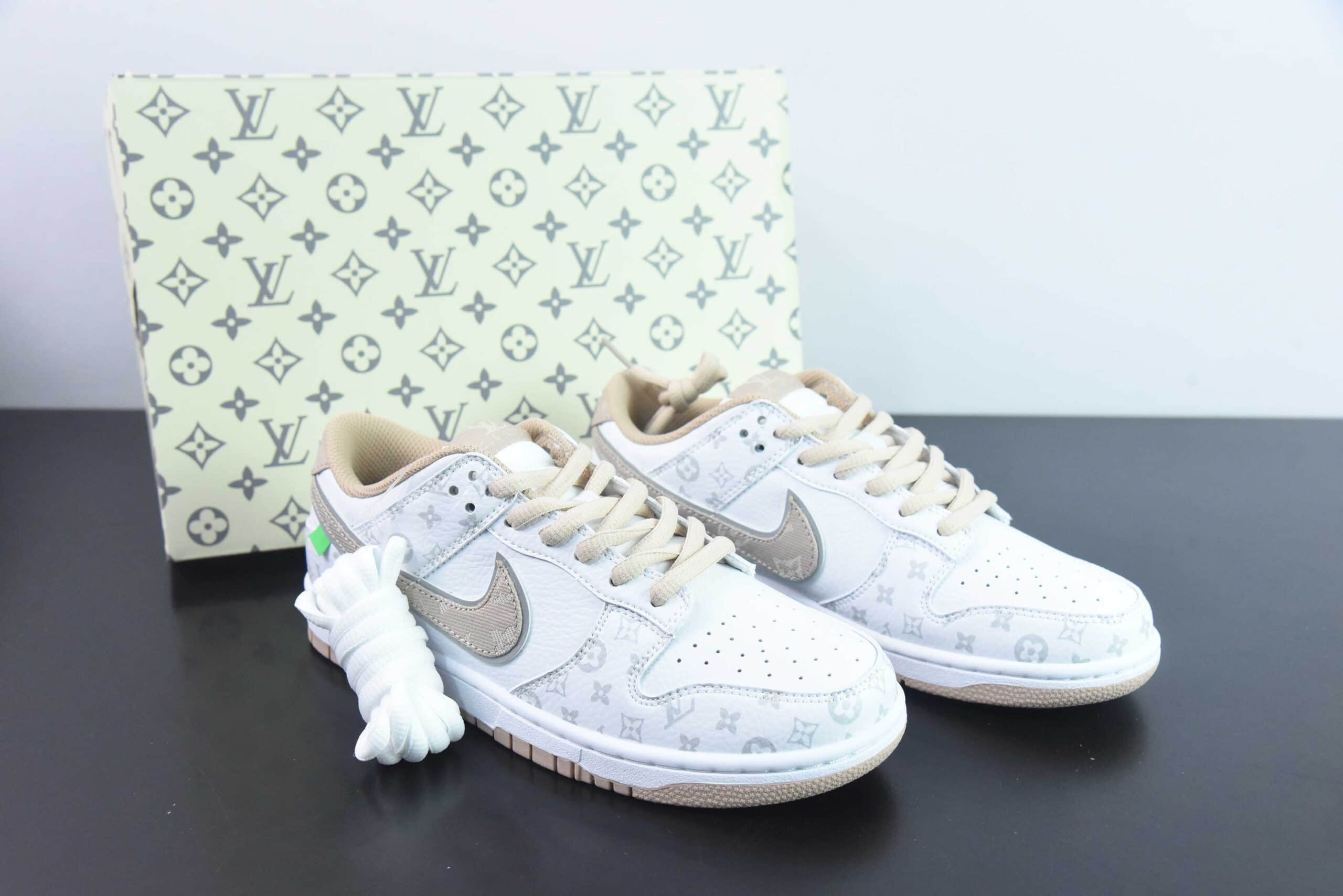 耐克Nike SB Dunk Low LV联名卡其印花SB低帮休闲滑板鞋纯原版本 货号：LV0526-596