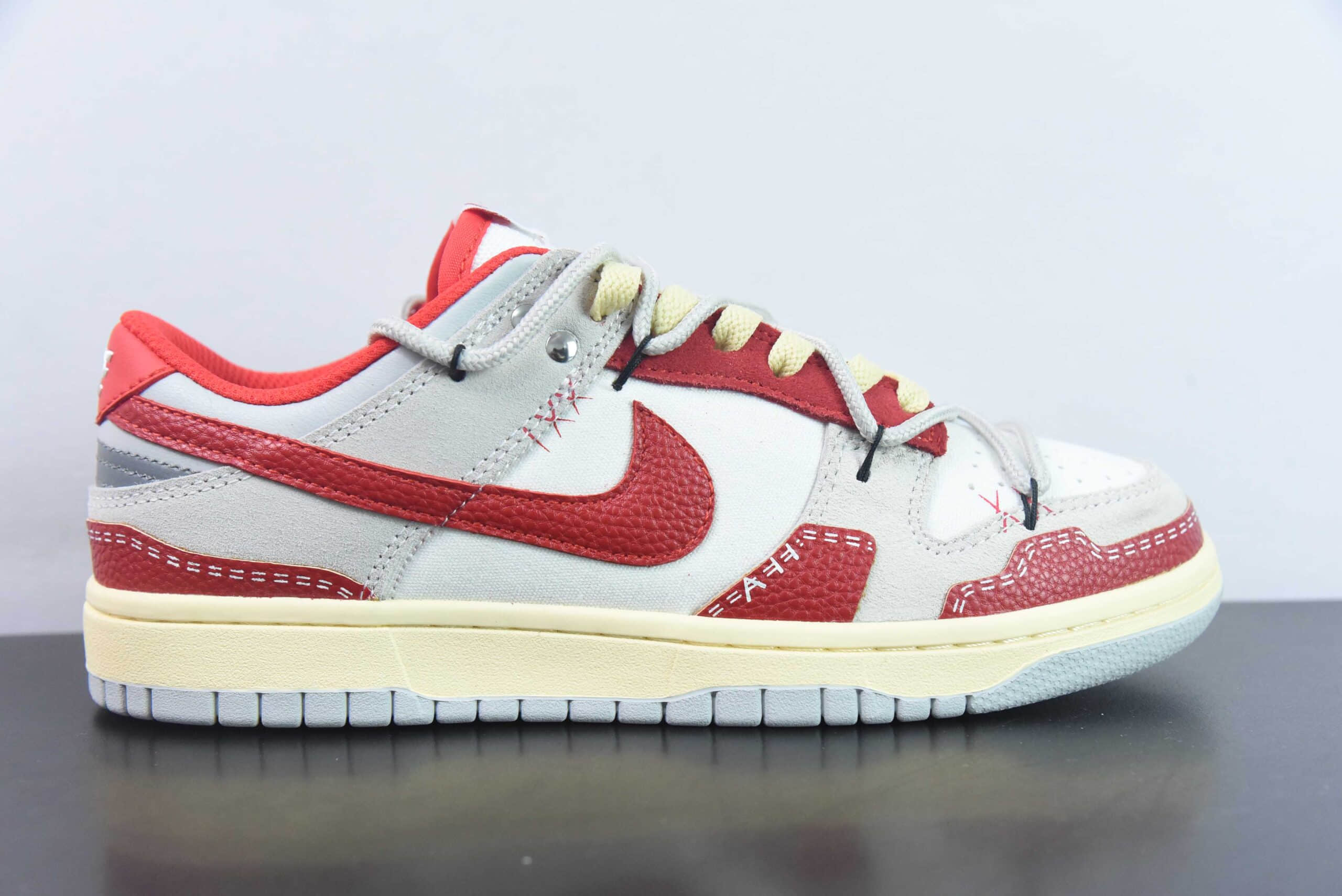 耐克Nike Dunk Low Year of the Dragon 龙年限定主题白灰红 SB绑带低帮休闲板鞋纯原版本 货号： FJ5429-133