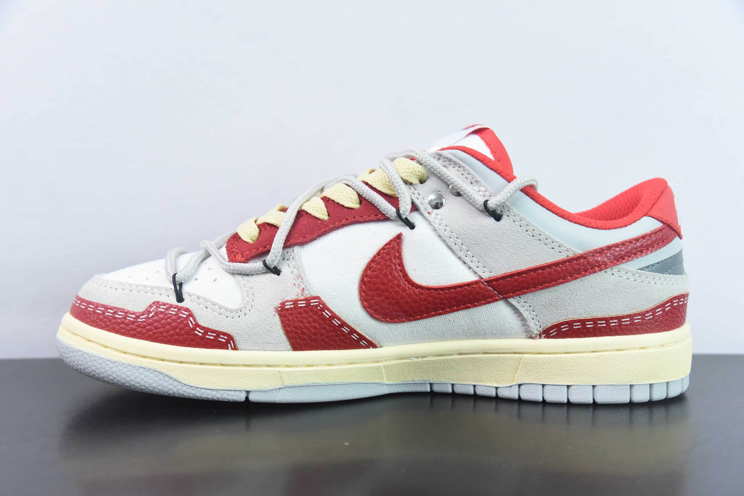 耐克Nike Dunk Low Year of the Dragon 龙年限定主题白灰红 SB绑带低帮休闲板鞋纯原版本 货号： FJ5429-133