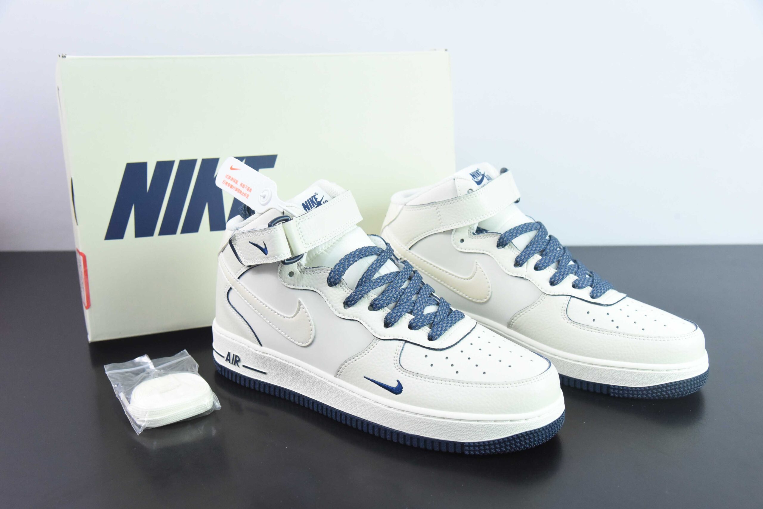 耐克Nike Air Force 1 MID '07 “深蓝珠光”小勾空军一号中帮休闲板鞋纯原版本 货号：SG2356-801
