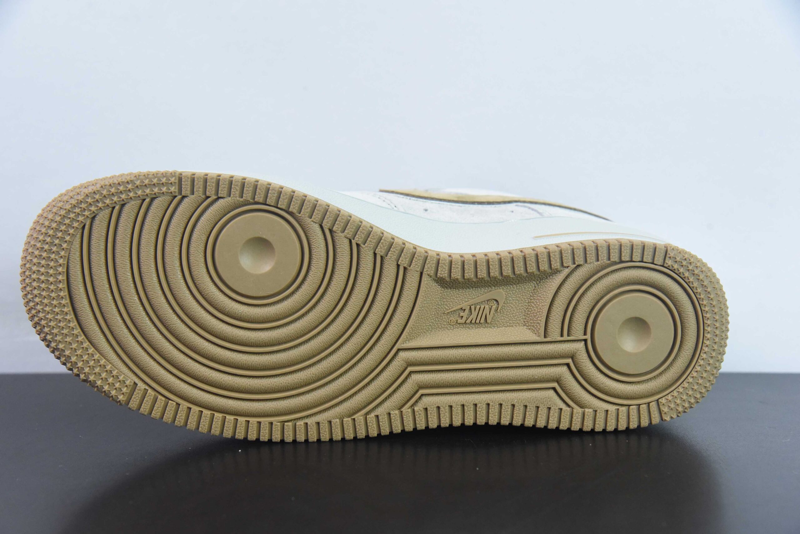 耐克Nike Air Force 1'07 Low 麂皮灰小勾卫冕冠军满天星空军一号低帮运动休闲板鞋纯原版本 货号：WW5021-625