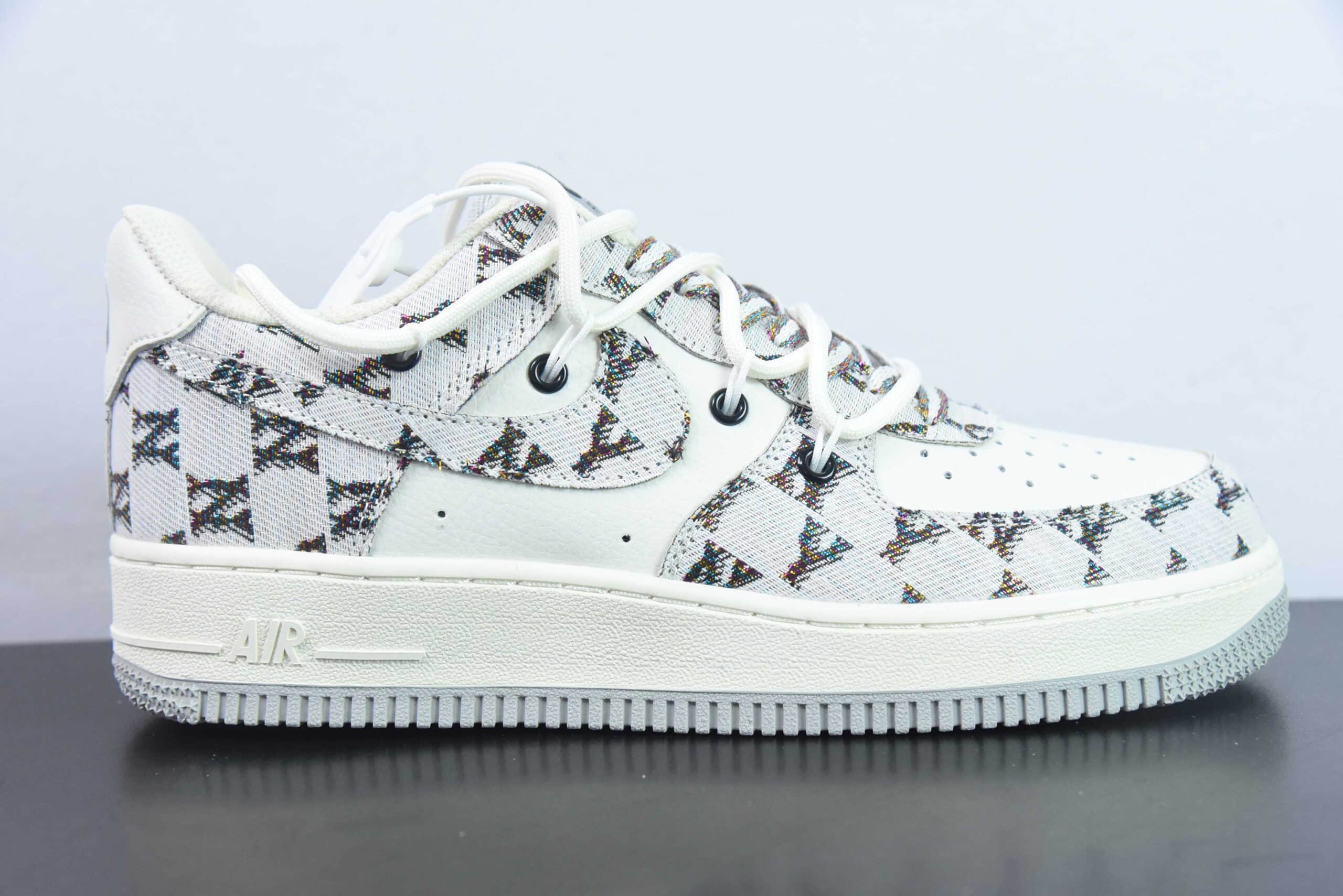 耐克Nike MLB x Nk Air Force 1'07 Low MLB联名款炫彩白空军一号低帮休闲板鞋纯原版本 货号：BD7700-333