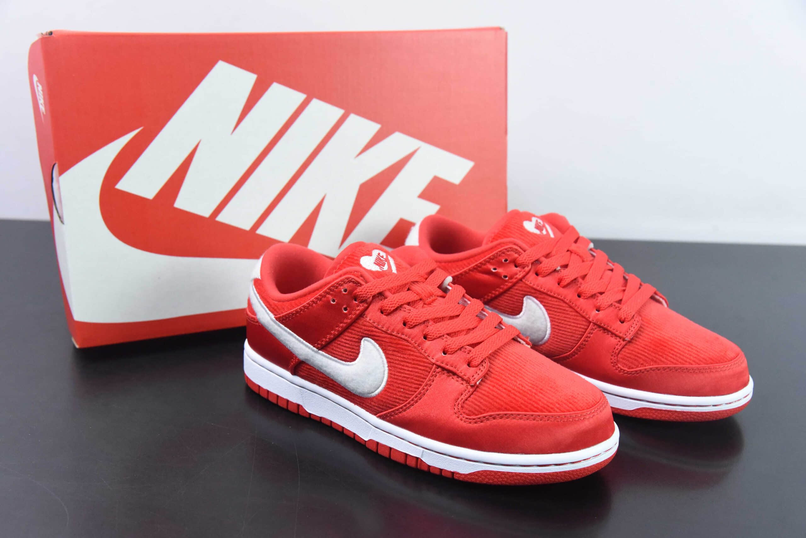 耐克Nike Dunk Low GS Valentine’s Day 灯芯绒情人节SB低帮休闲滑板鞋纯原版本 货号：FZ3548-612