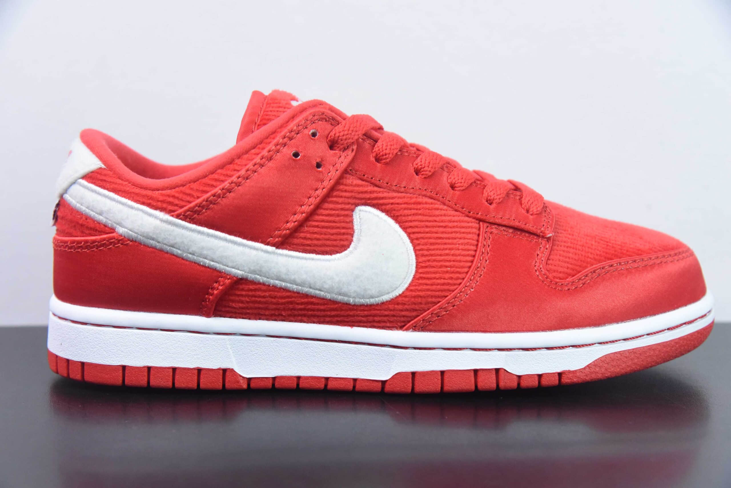 耐克Nike Dunk Low GS Valentine’s Day 灯芯绒情人节SB低帮休闲滑板鞋纯原版本 货号：FZ3548-612