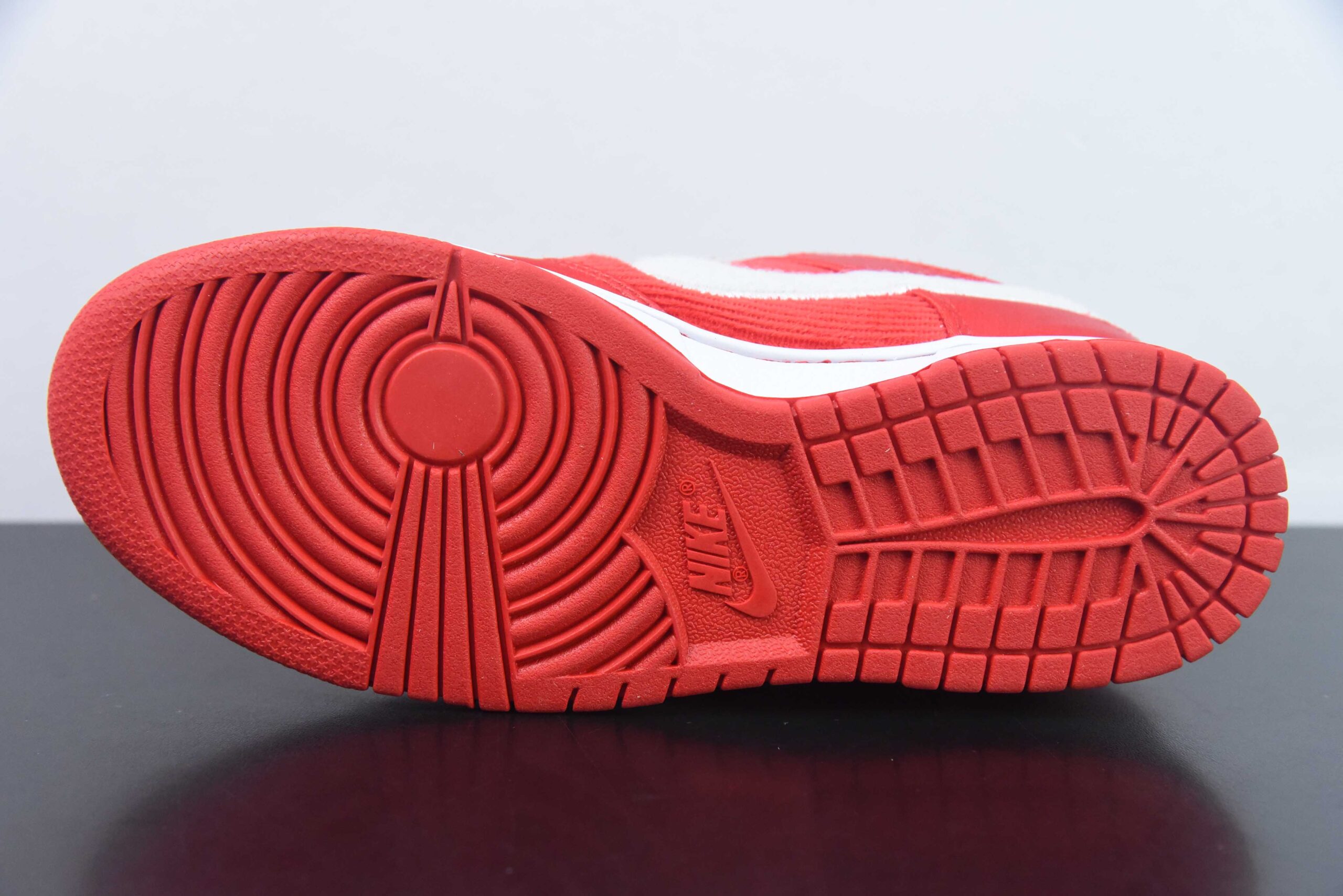 耐克Nike Dunk Low GS Valentine’s Day 灯芯绒情人节SB低帮休闲滑板鞋纯原版本 货号：FZ3548-612