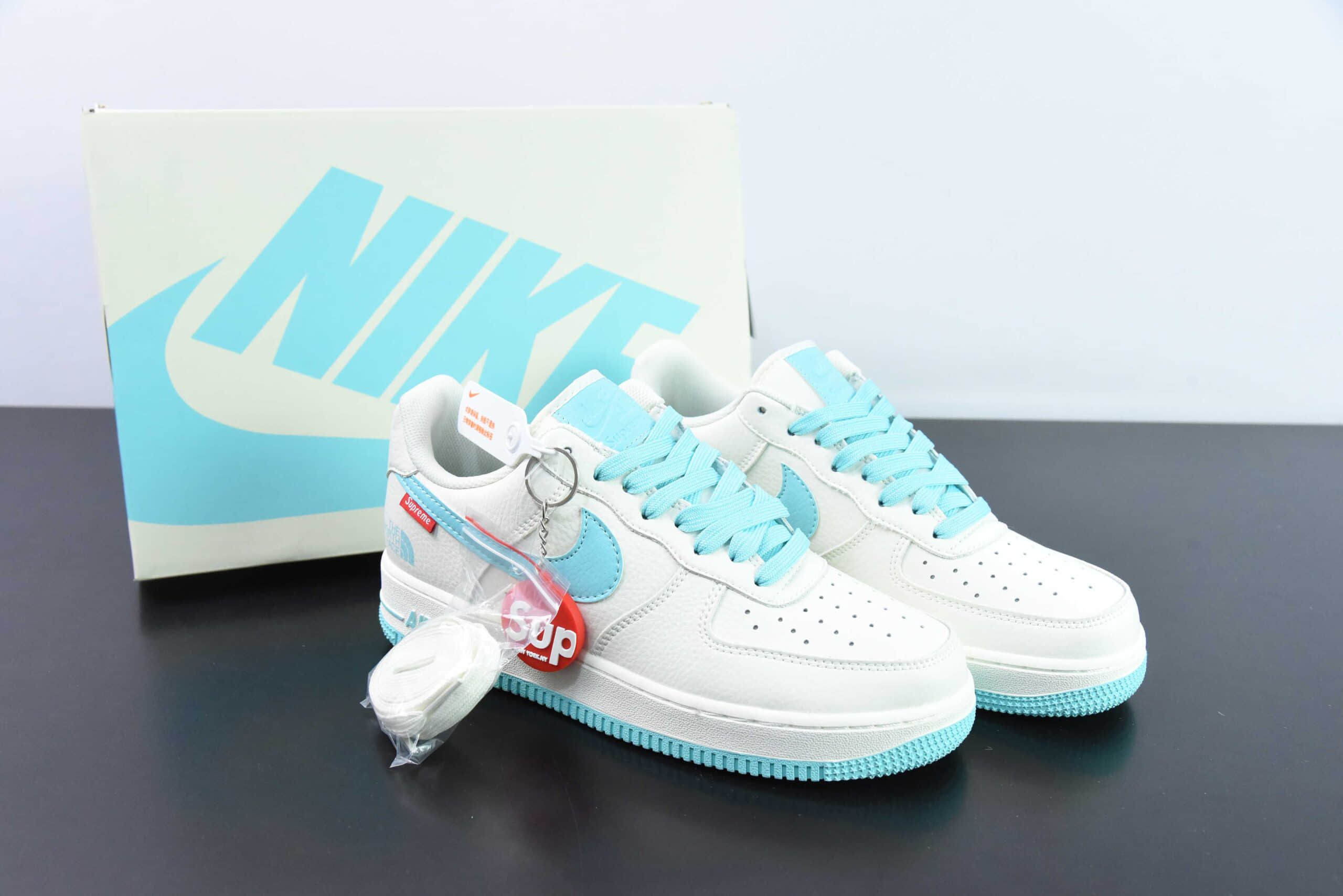 耐克Nike Supreme x The North Face x Nk Air Force 1'07 Low 三方联名款白蓝空军一号低帮休闲板鞋纯原版本 货号：SU2305-007