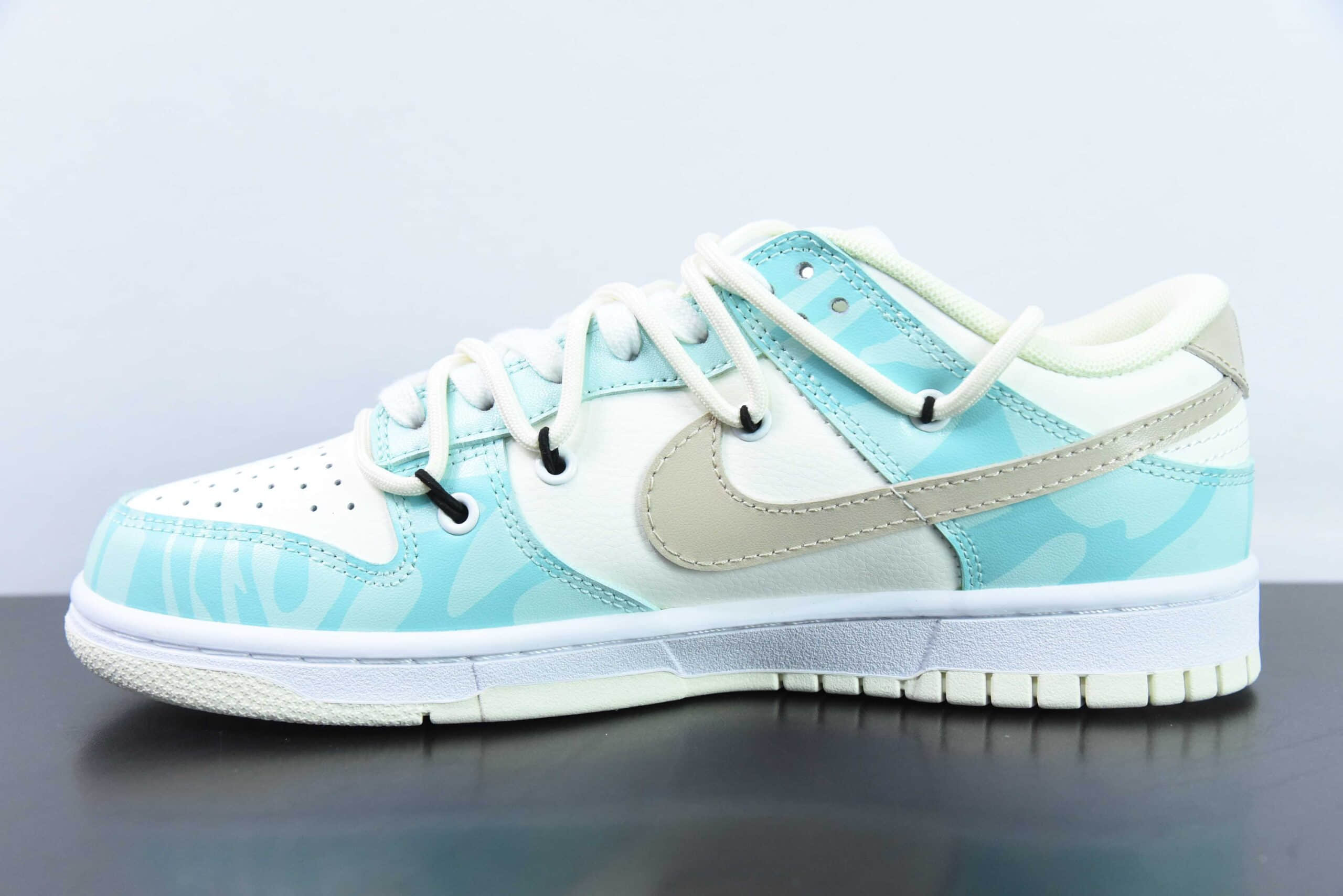 耐克Nike Dunk Low Retro 熊猫恶作剧蒂芙尼绿四叶草SB绑带低帮休闲板鞋纯原版本 货号：DJ6188-100