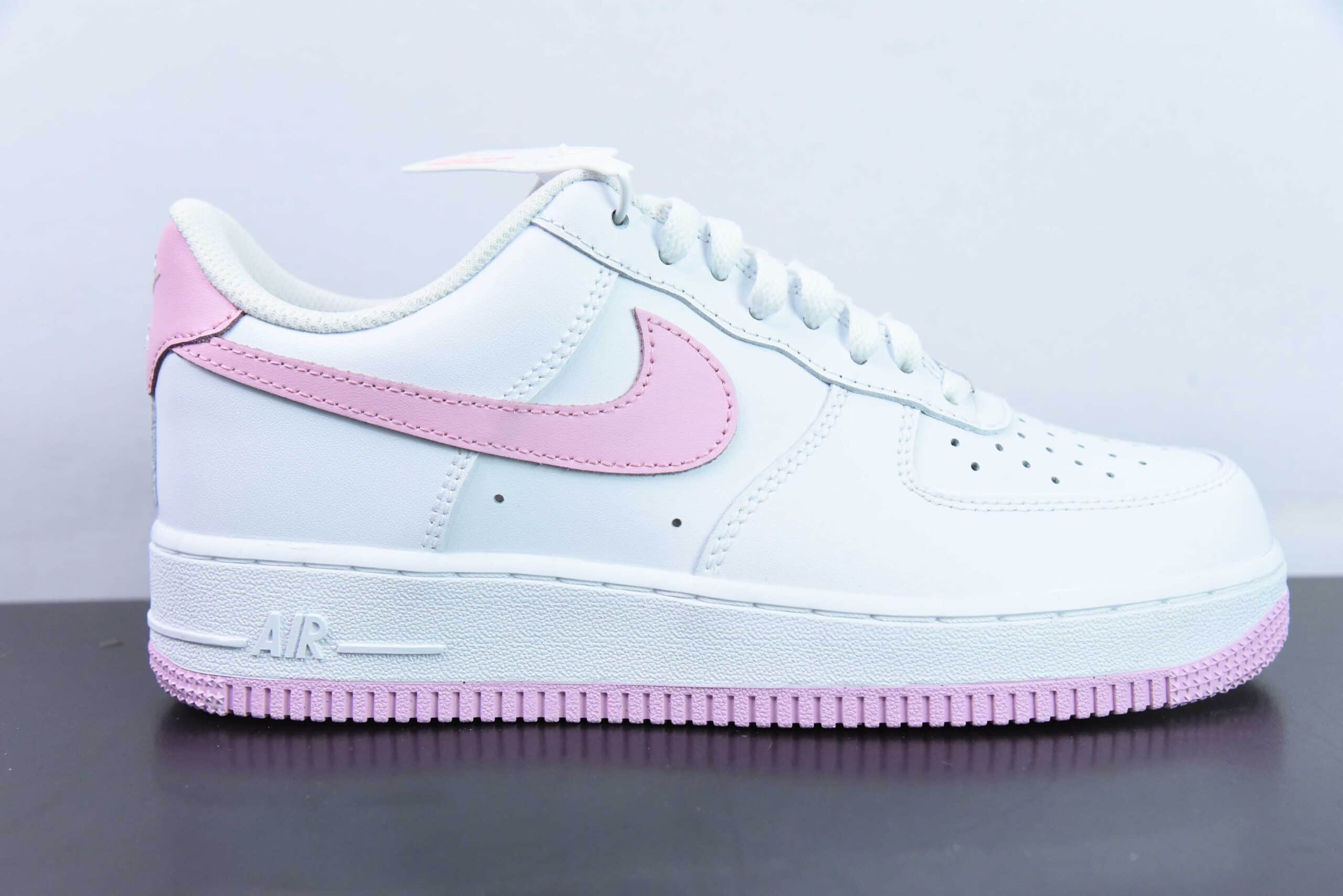 耐克Nike Air Force 1'07 Low 白粉空军一号低帮休闲板鞋纯原版本 货号：FJ4146-101