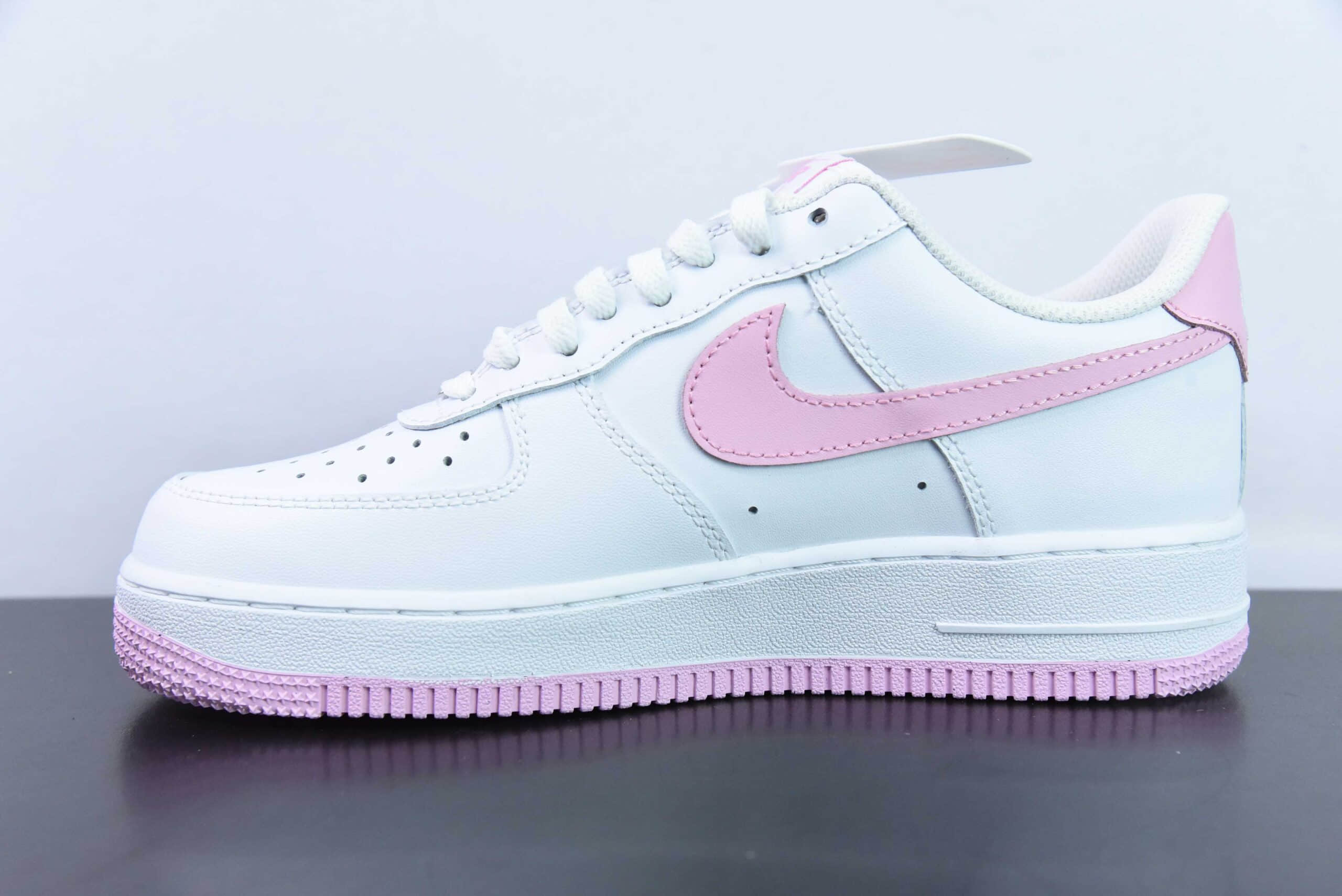 耐克Nike Air Force 1'07 Low 白粉空军一号低帮休闲板鞋纯原版本 货号：FJ4146-101