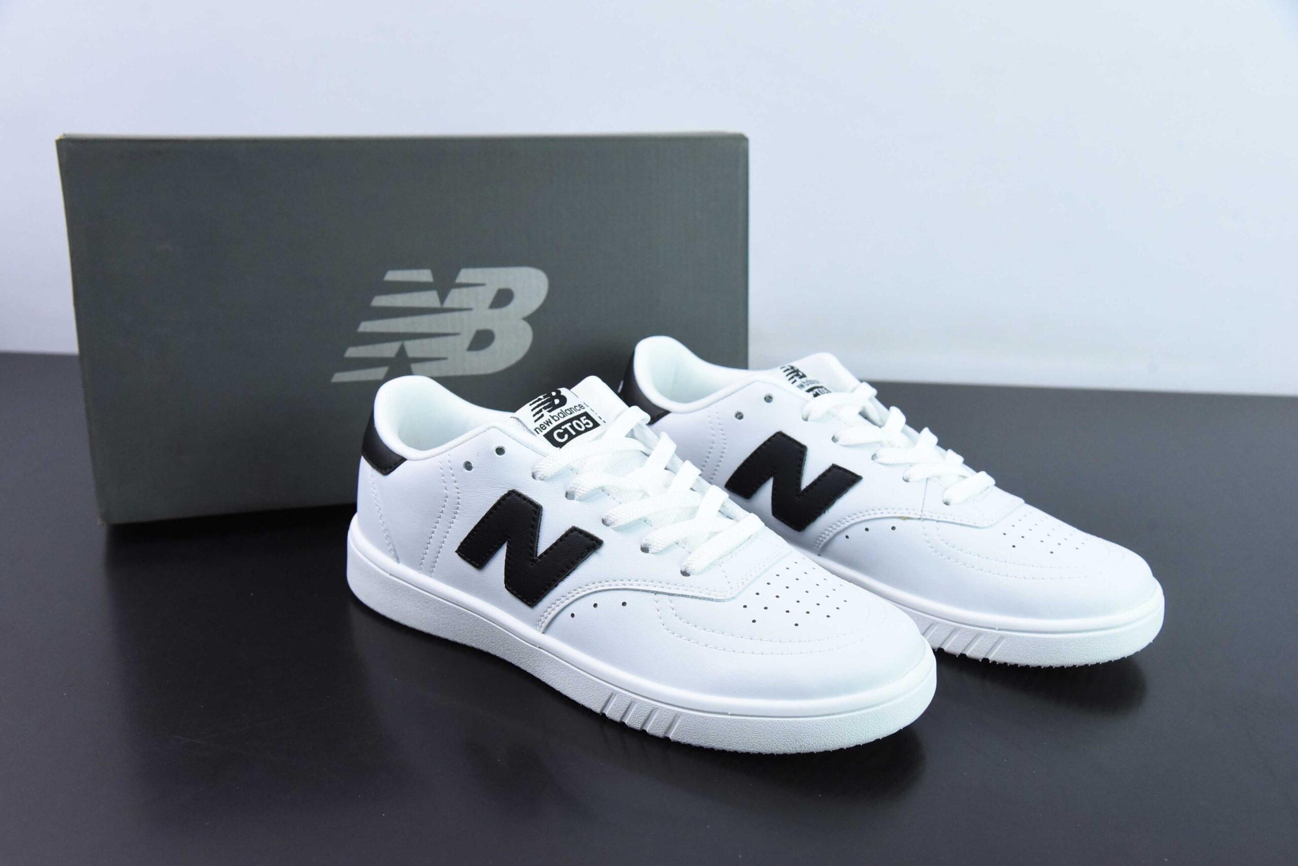 新百伦New Balance NB CT05 白色黑标耐磨防滑低帮超轻板鞋纯原版本 货号：CT05WB1 