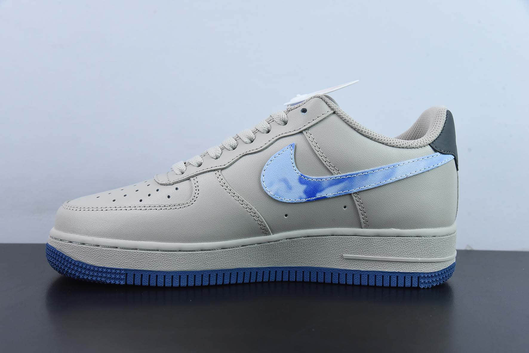 耐克Nike Air Force 1 '07 Low 纪梵希联名星际灰空军一号低帮休闲板鞋纯原版本 货号：845053-208  