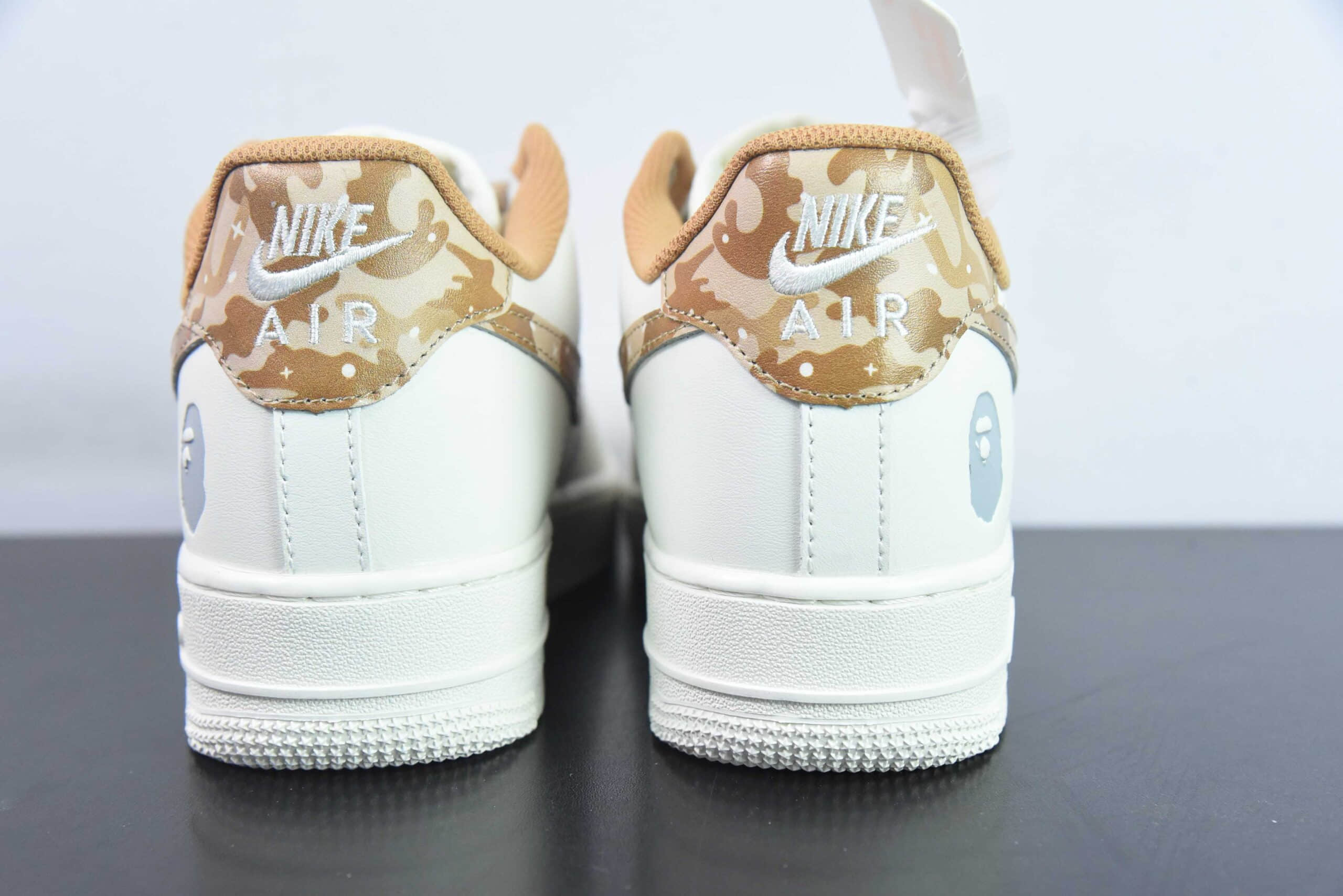 耐克Nike Air Force 1 Low 07 x BAPE联名款白棕迷彩勾空军一号低帮休闲板鞋纯原版本 货号：PF9055-762