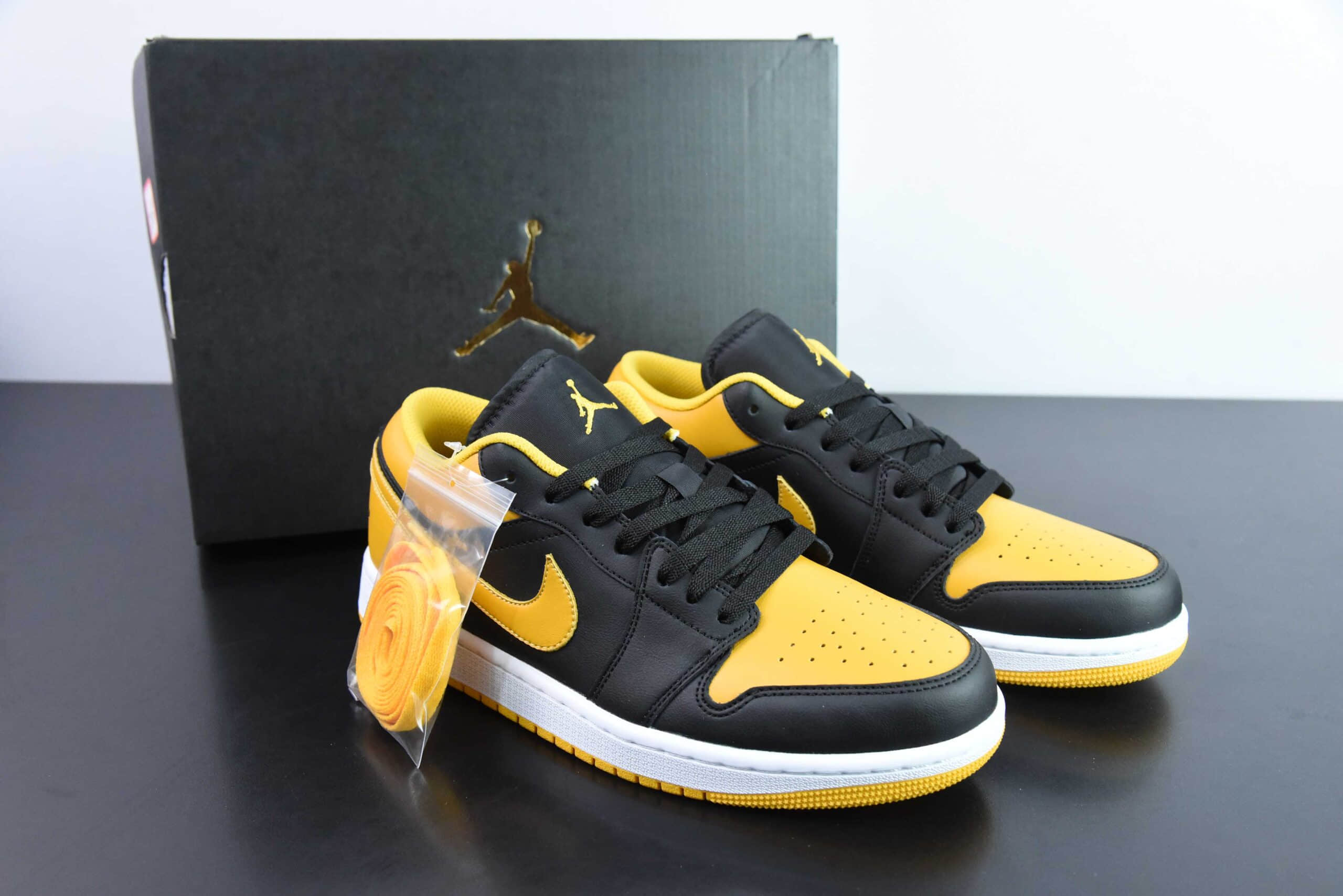 乔丹Air Jordan 1 Retro Low Yellow Ochre AJ1黑黄脚趾低帮复古文化篮球鞋纯原版本 货号：553558-072