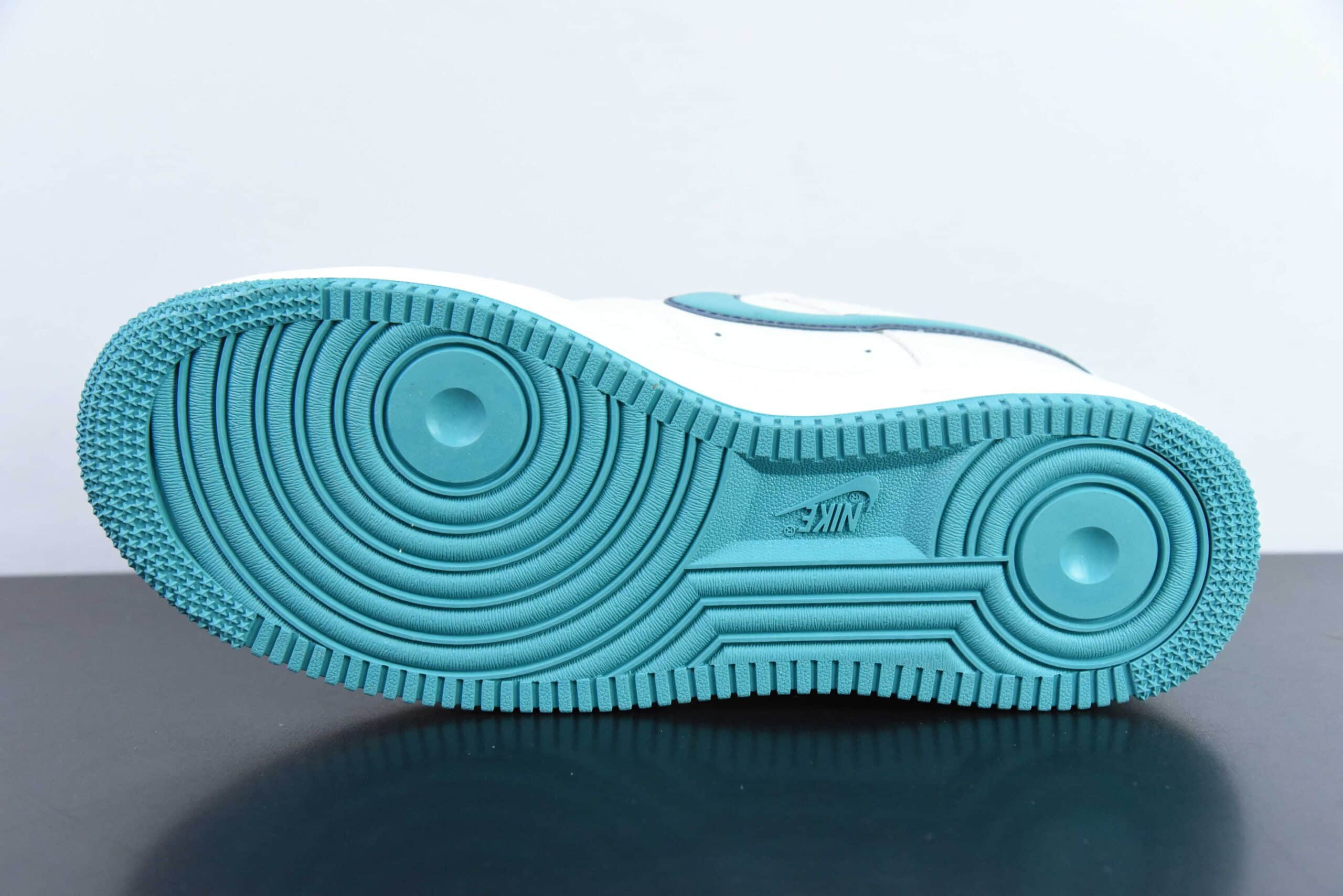 耐克Nike Air Force 1 Low 07 机甲白绿空军一号低帮休闲板鞋纯原版本 货号：KK1256-659