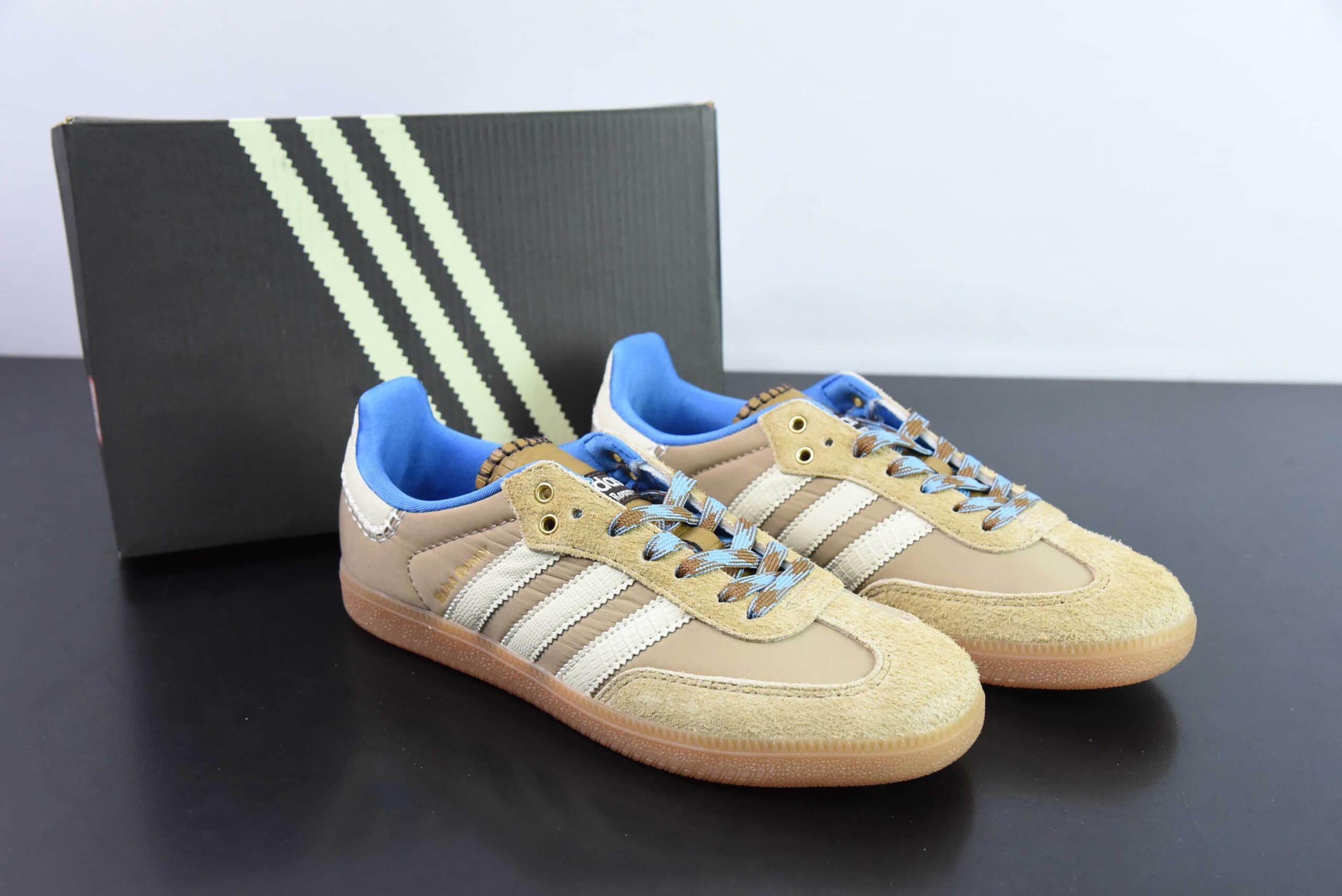 阿迪达斯Adidas Originals GAZELLE INDOOR x Wales Bonner 联名奶茶黄奶白蓝生胶底复古低帮休闲运动慢跑鞋纯原版本 货号：IH3261