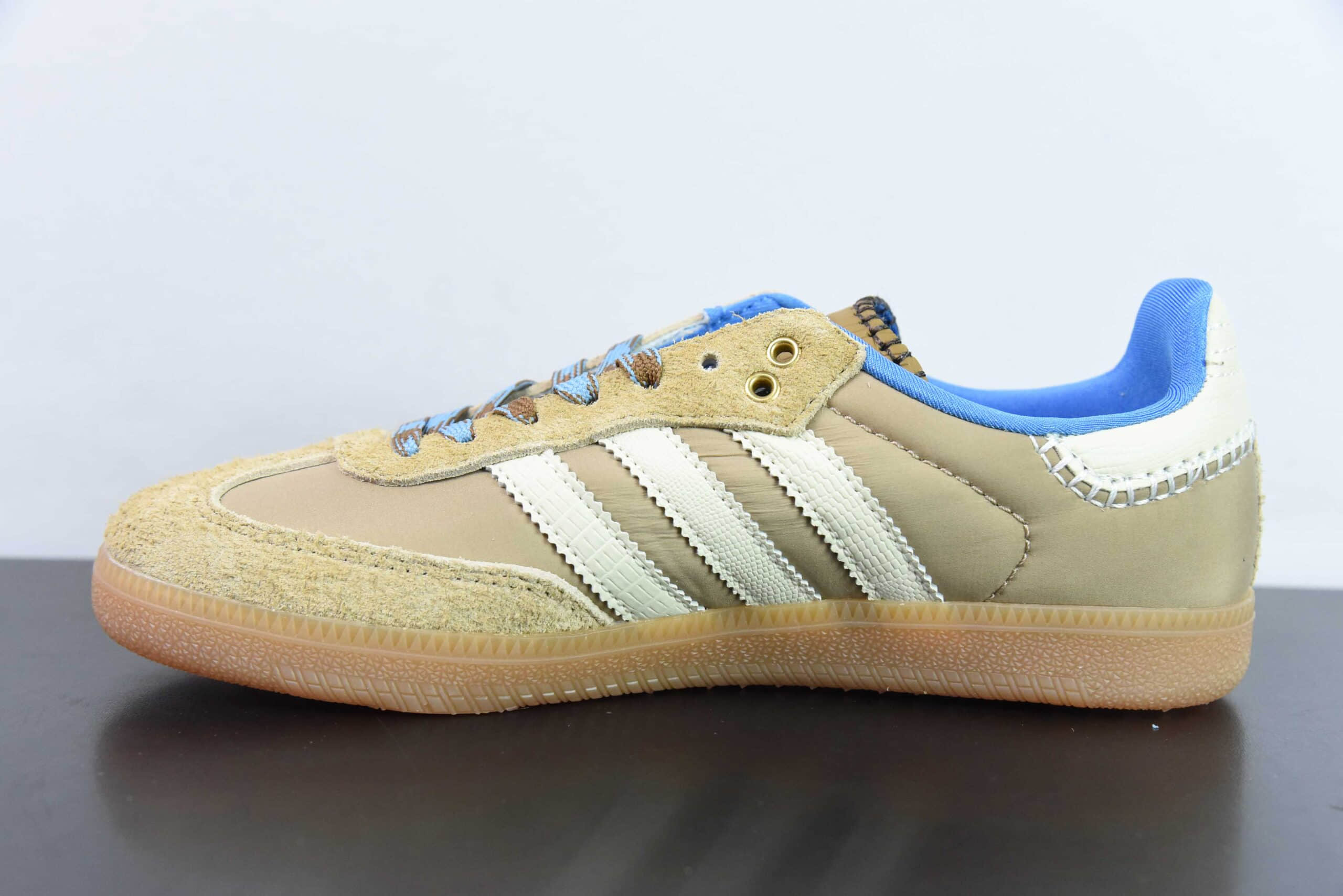 阿迪达斯Adidas Originals GAZELLE INDOOR x Wales Bonner 联名奶茶黄奶白蓝生胶底复古低帮休闲运动慢跑鞋纯原版本 货号：IH3261