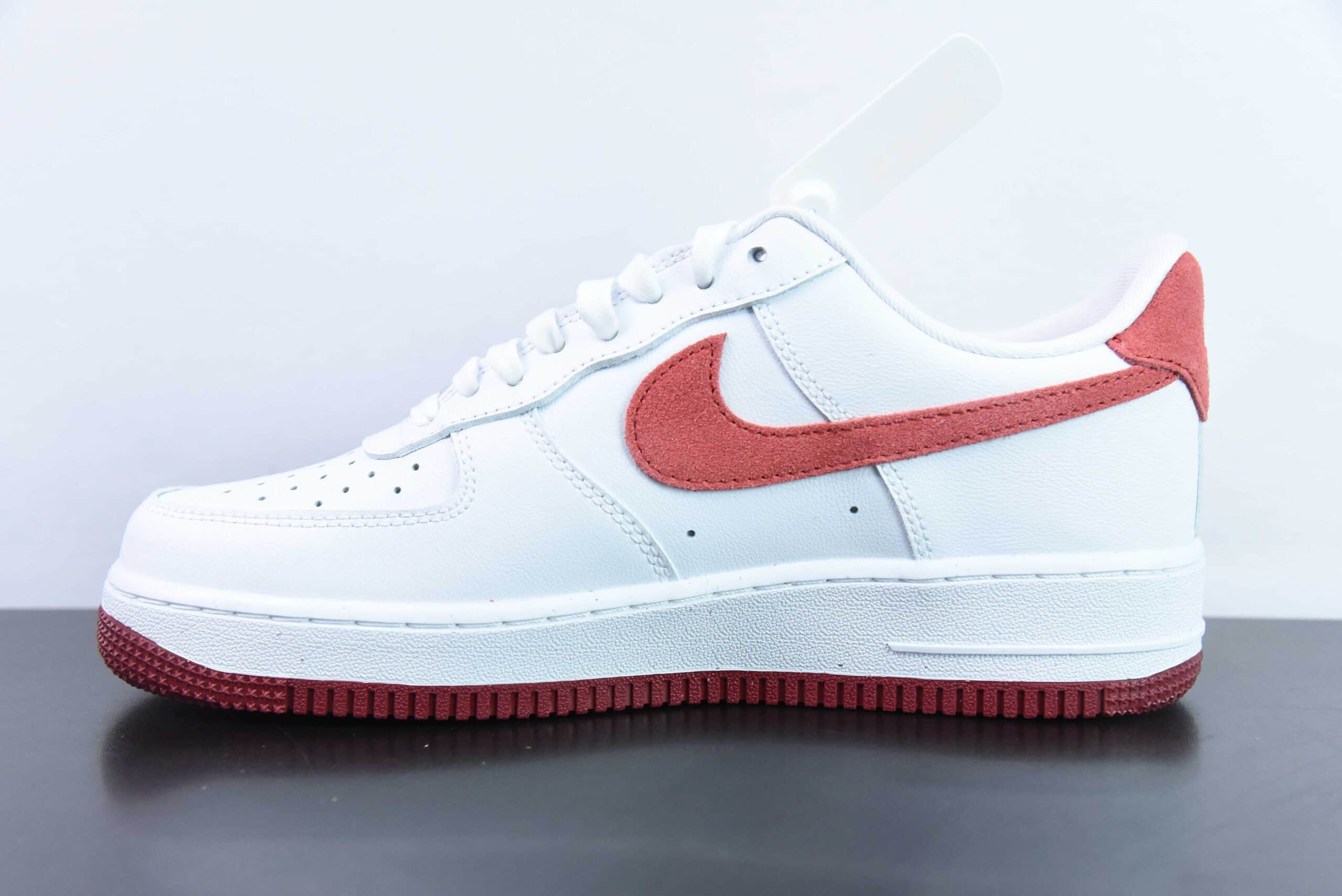耐克Nike Air Force 1 Low 07 白红翻毛勾空军一号低帮休闲板鞋纯原版本 货号：FQ7626-100