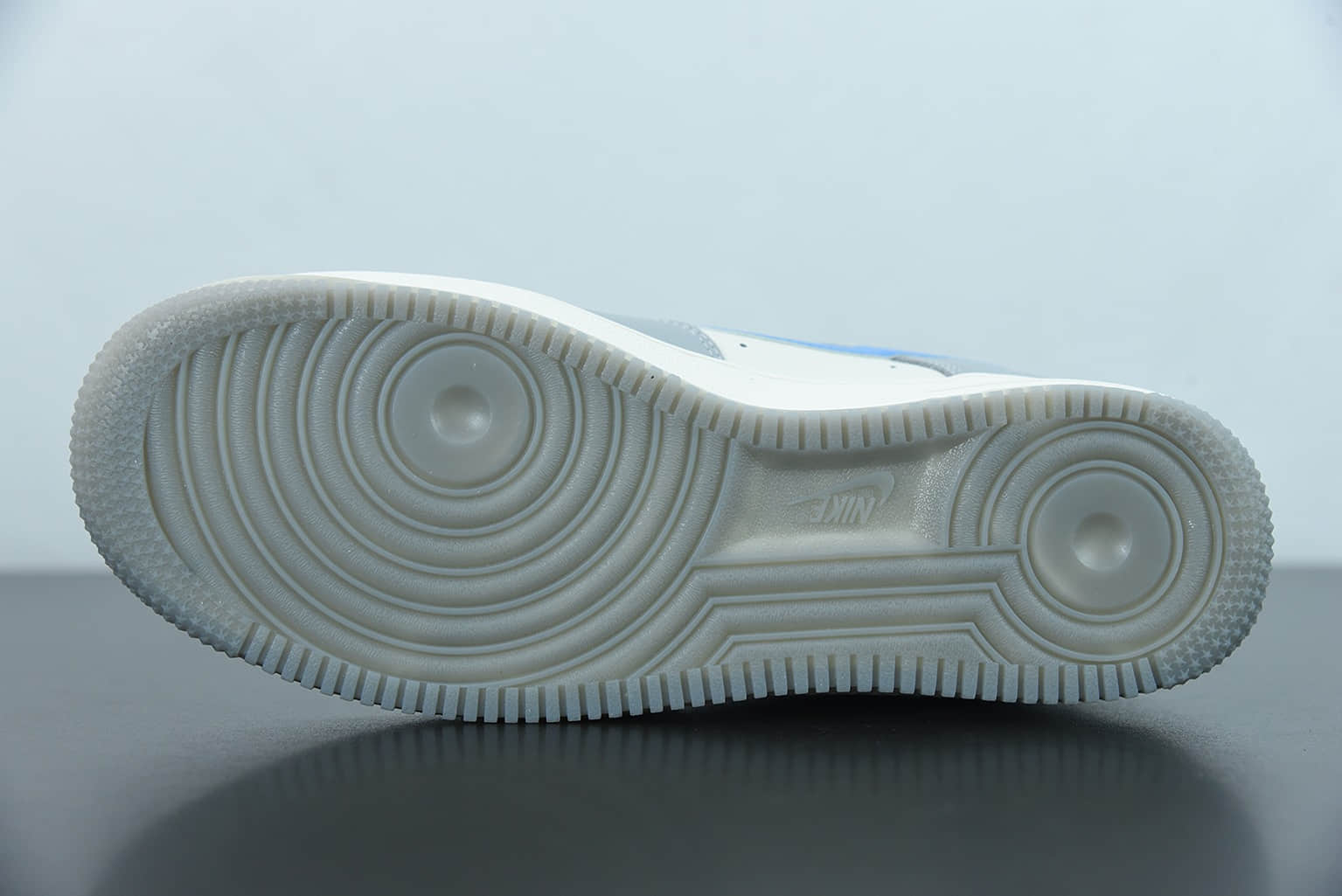 耐克Nike Air Force 1 Low白灰蓝拼色3M反光空军一号低帮休闲板鞋纯原版本 货号：DH2296-668 