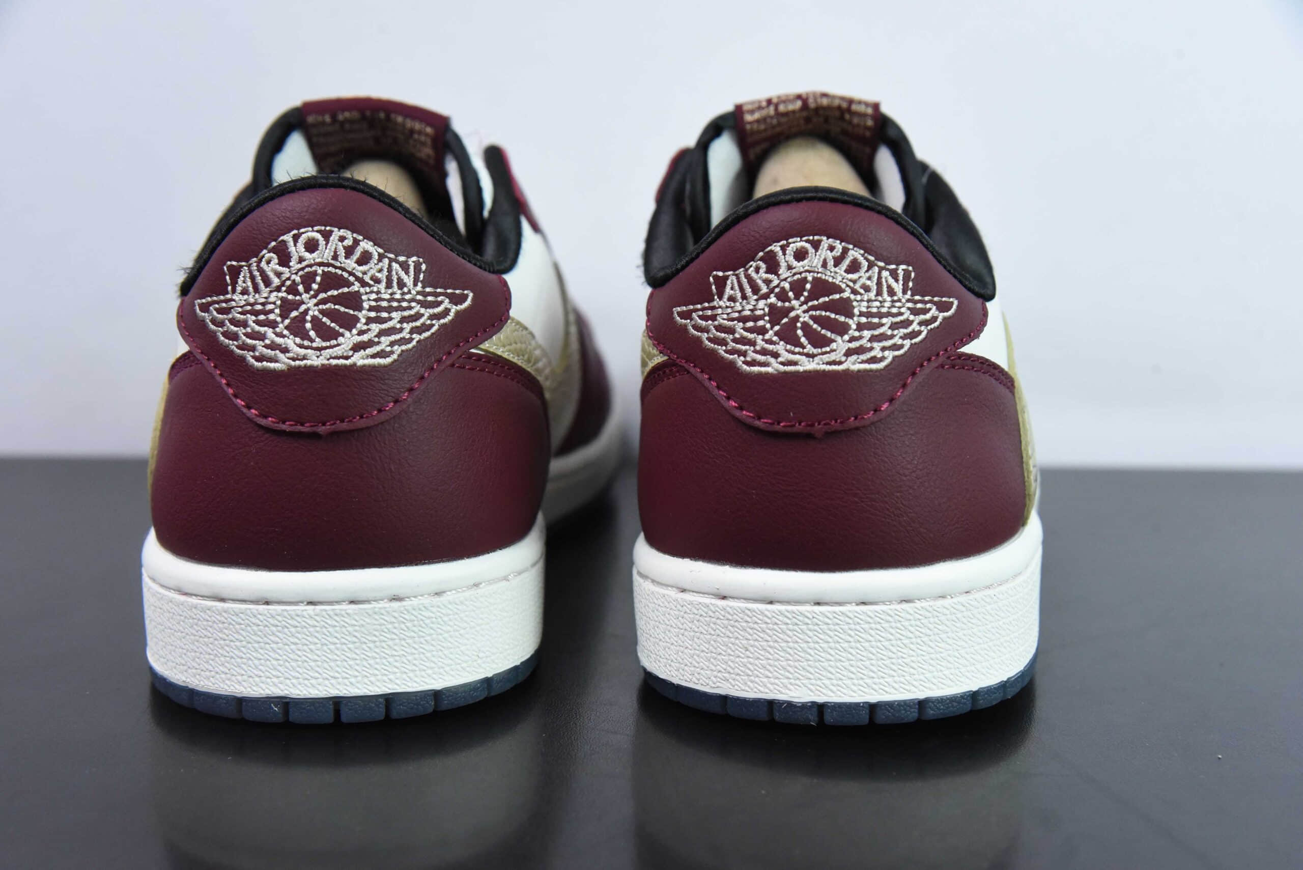 乔丹Air Jordan Travis Scott x Air Jordan 1 Low OG Reverse Mocha TS联名龙年限定红金倒钩低帮复古篮球鞋纯原版本 货号：FJ5735-100