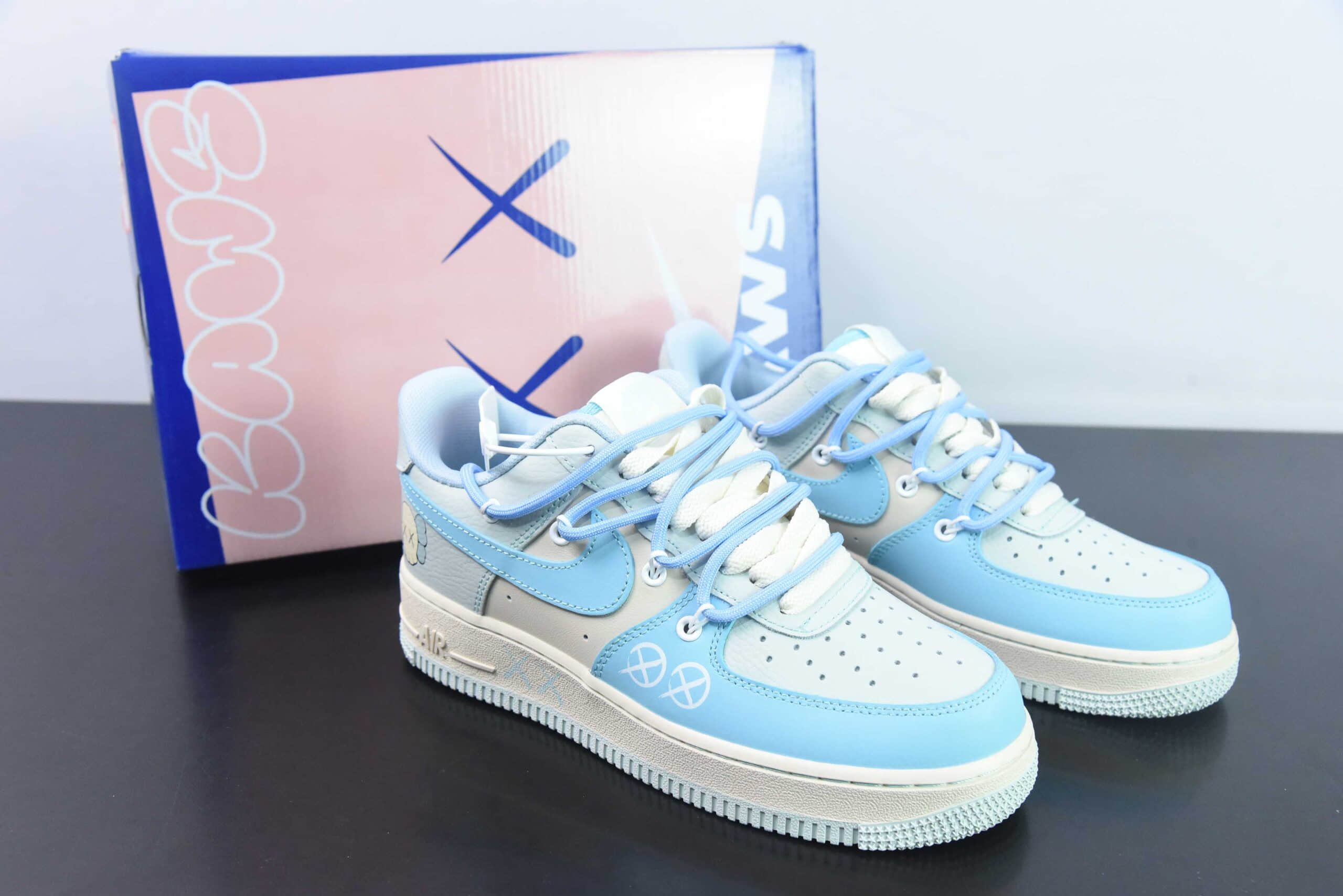 耐克Nike Air Force 1 Low kaws 白蓝拼接解构绑带空军一号低帮休闲板鞋纯原版本 货号：KS6869-777