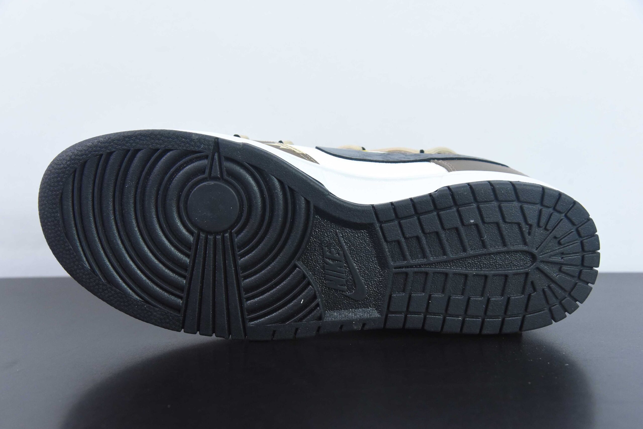 耐克Nike Dunk Low 黑曼巴蛇纹黑棕SB低帮休闲滑板鞋纯原版本 货号：DV0831-002